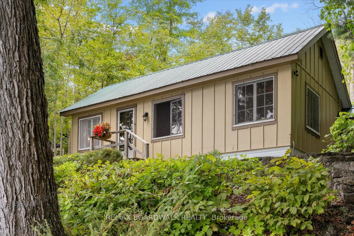 648 Bellows Bay Point Property Photo 4