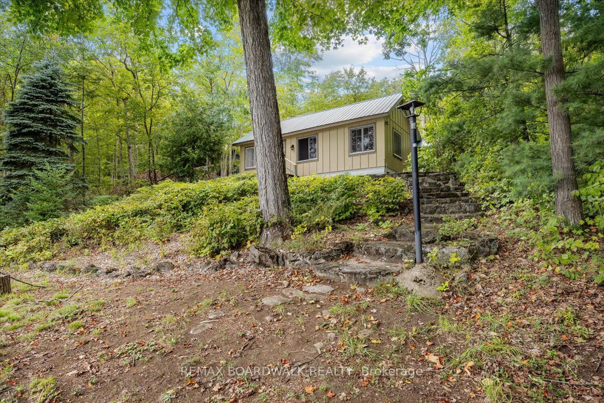 648 Bellows Bay Point Property Photo 5