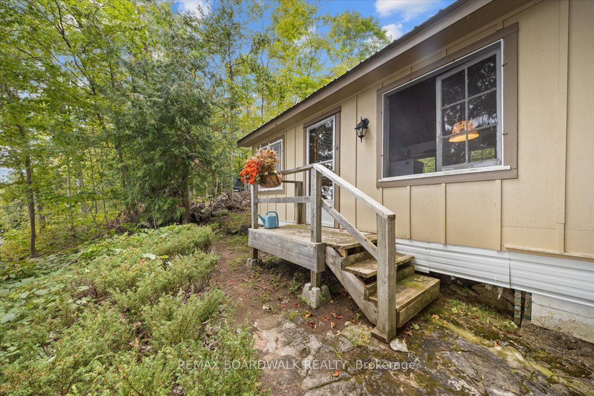648 Bellows Bay Point Property Photo 7