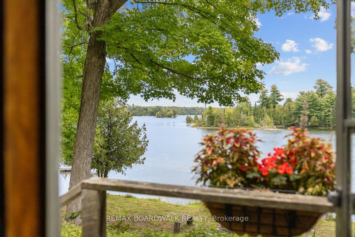 648 Bellows Bay Point Property Photo 15