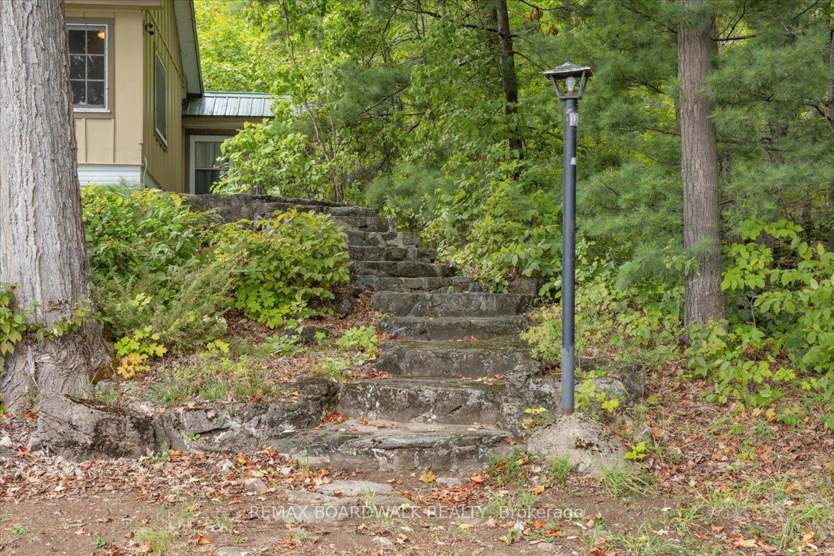 648 Bellows Bay Point Property Photo 32