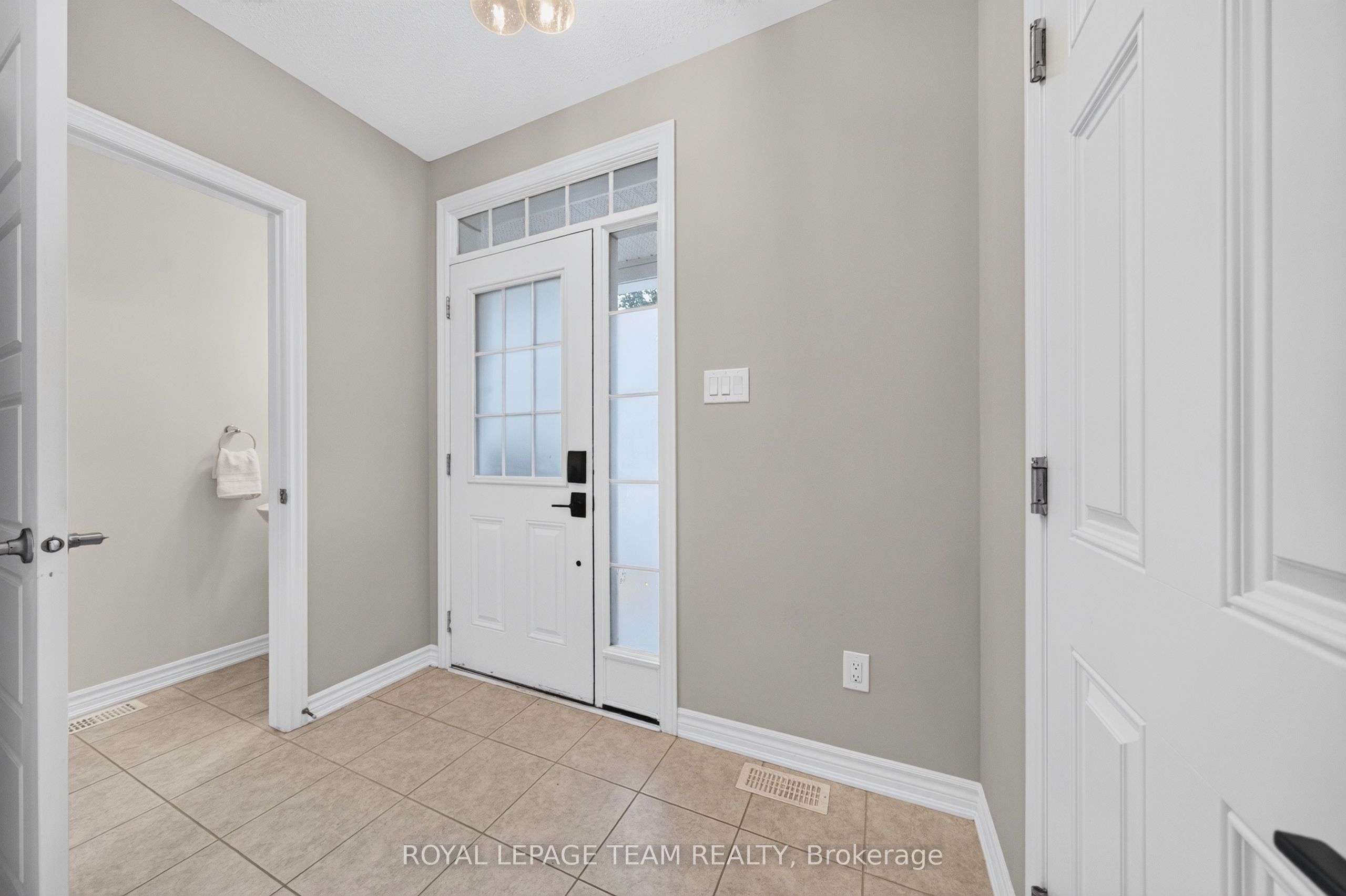 517 Foxlight Circle Property Photo 2