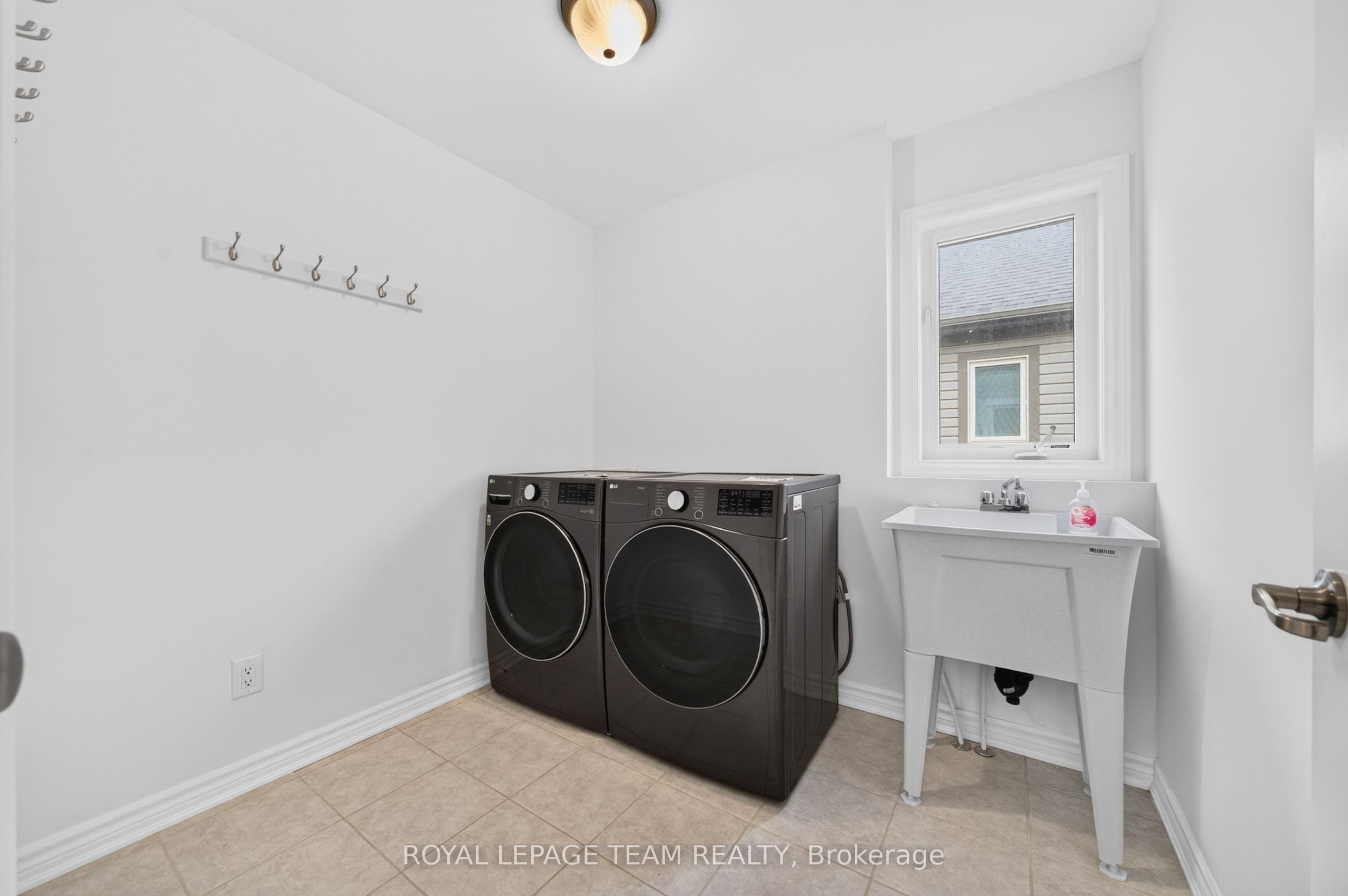 517 Foxlight Circle Property Photo 16