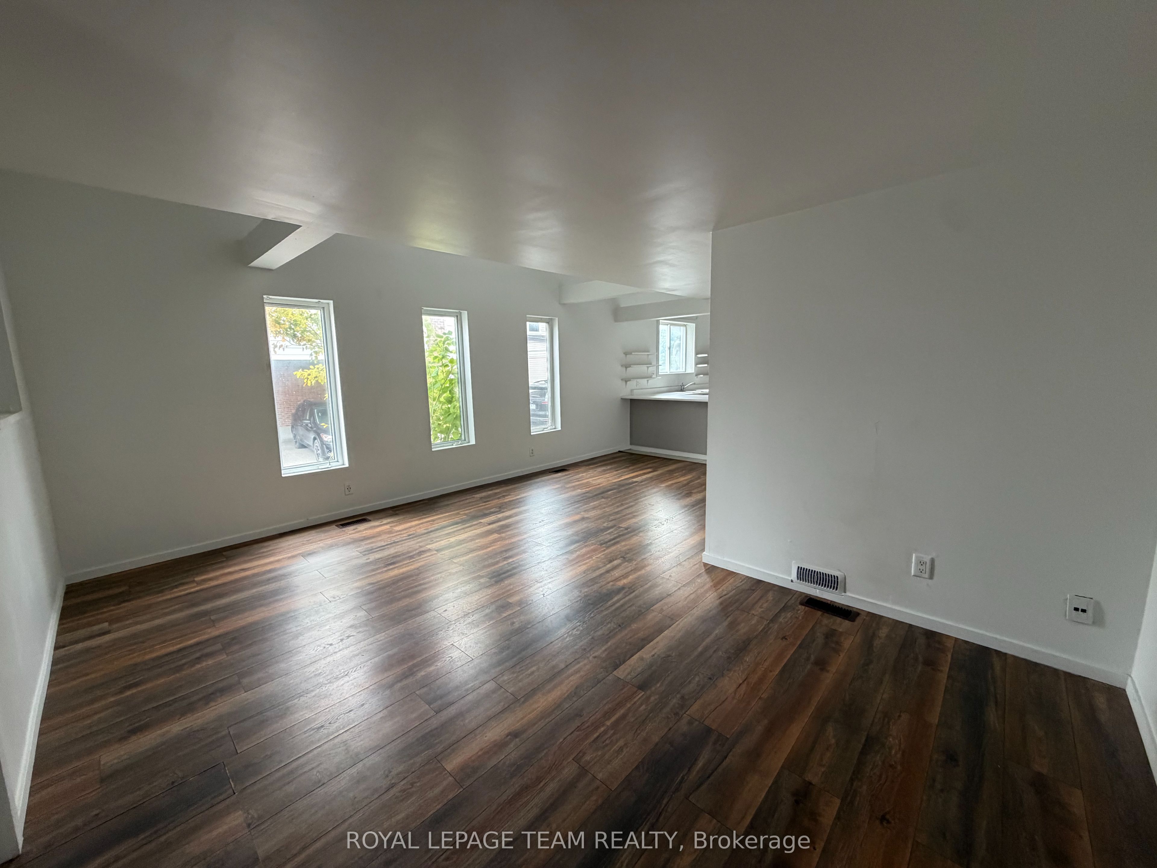 27 Poplar Street Property Photo 4
