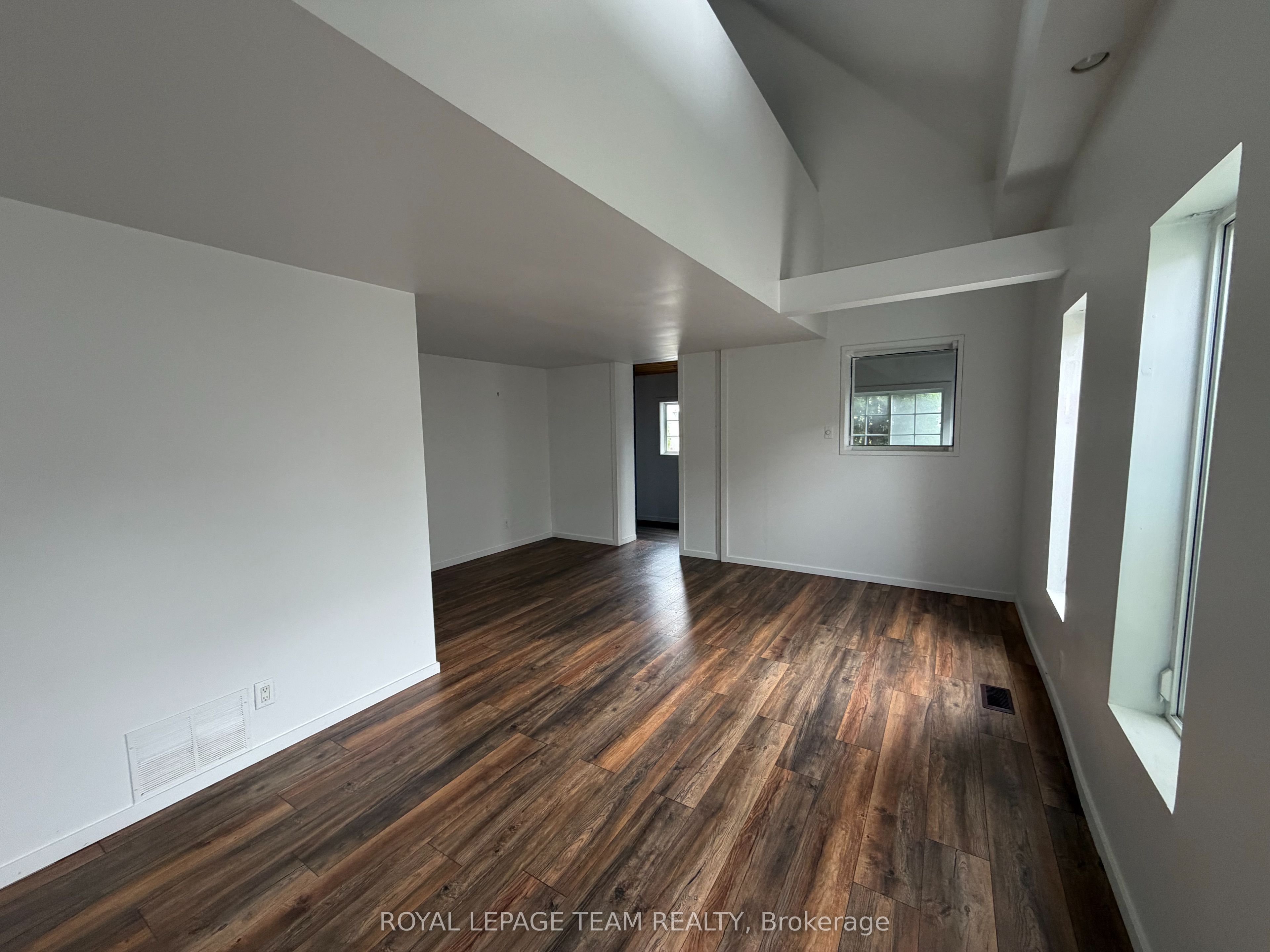 27 Poplar Street Property Photo 6