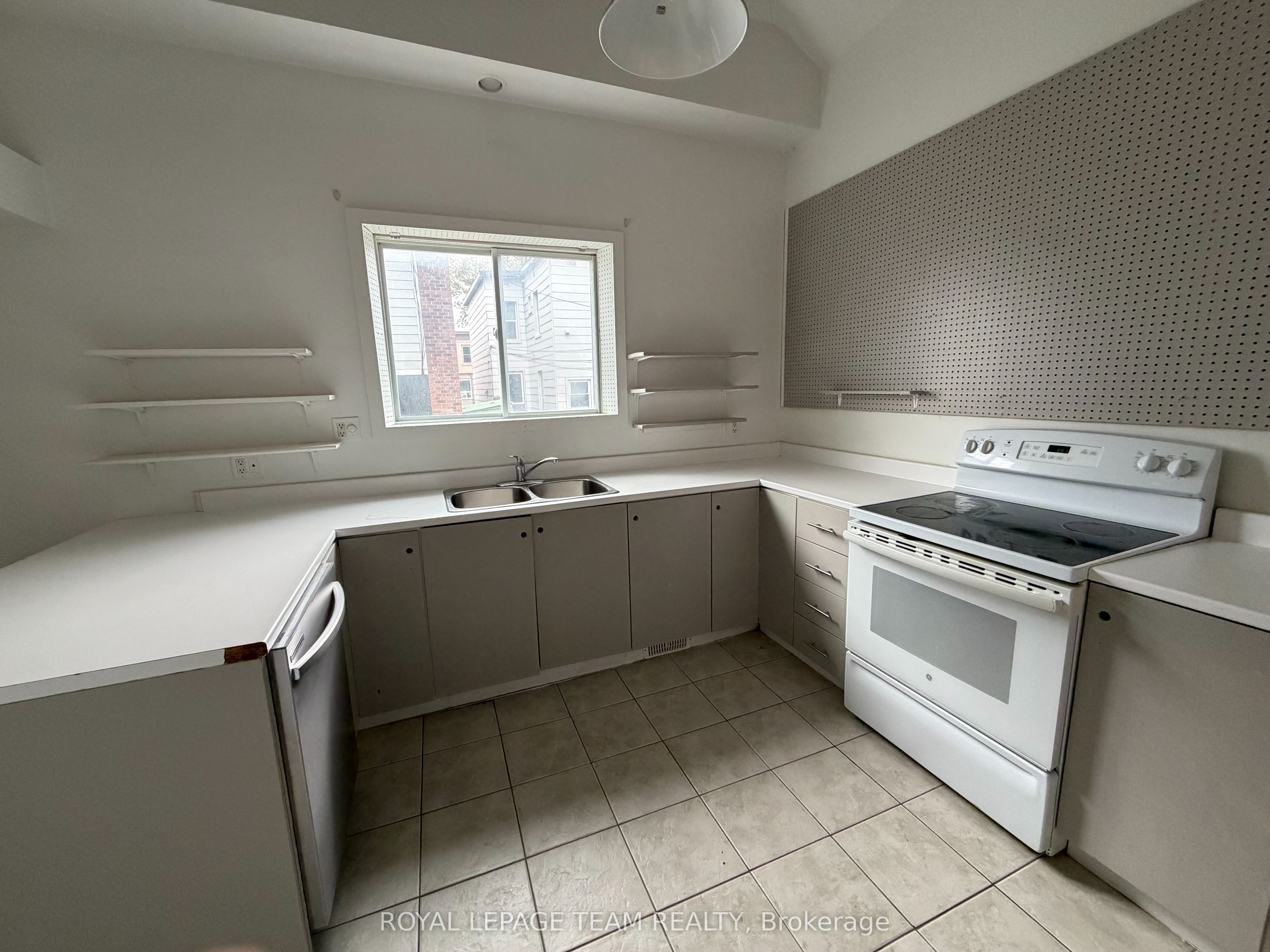 27 Poplar Street Property Photo 11