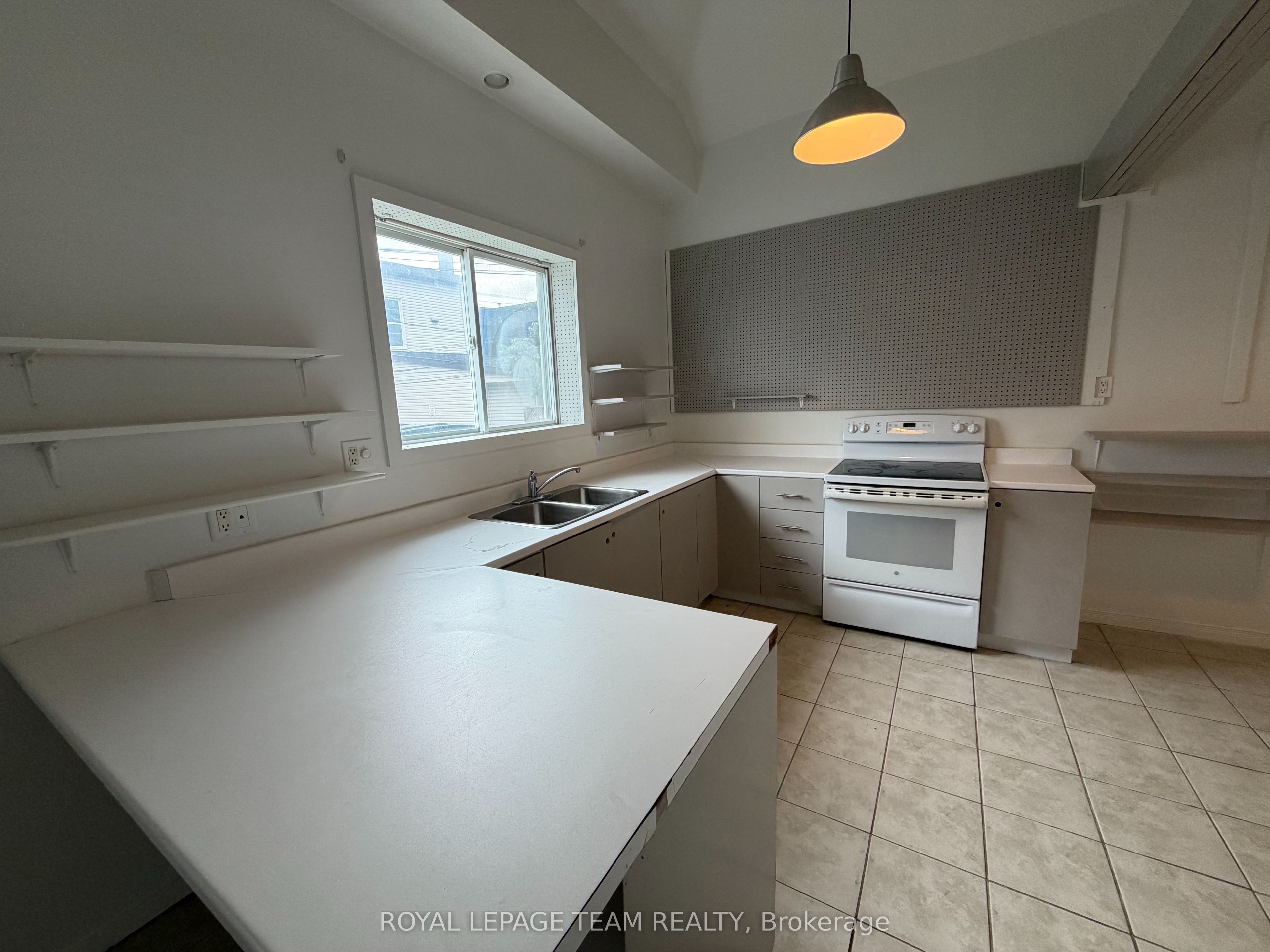 27 Poplar Street Property Photo 12