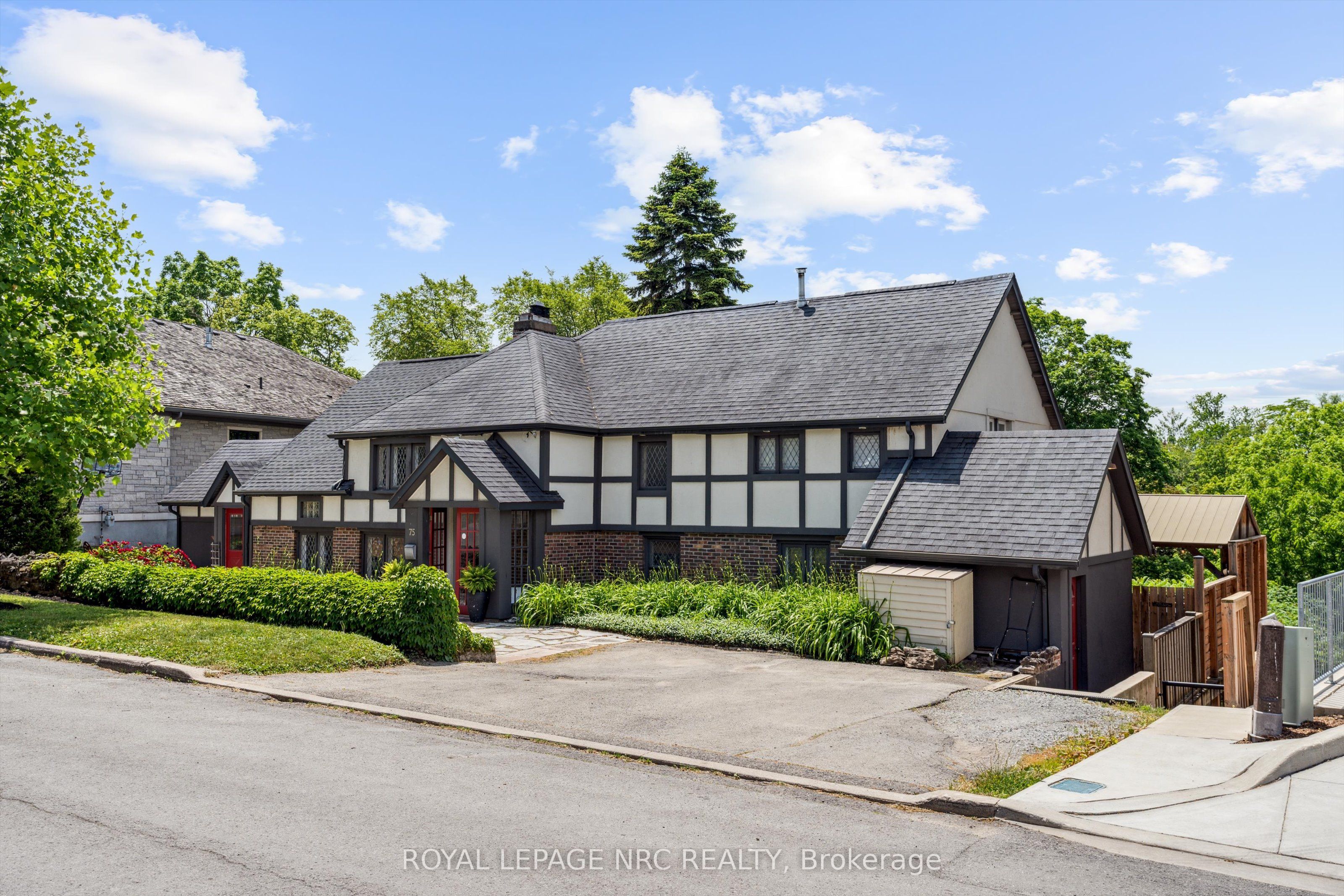 75 Yates Street Property Photo 2