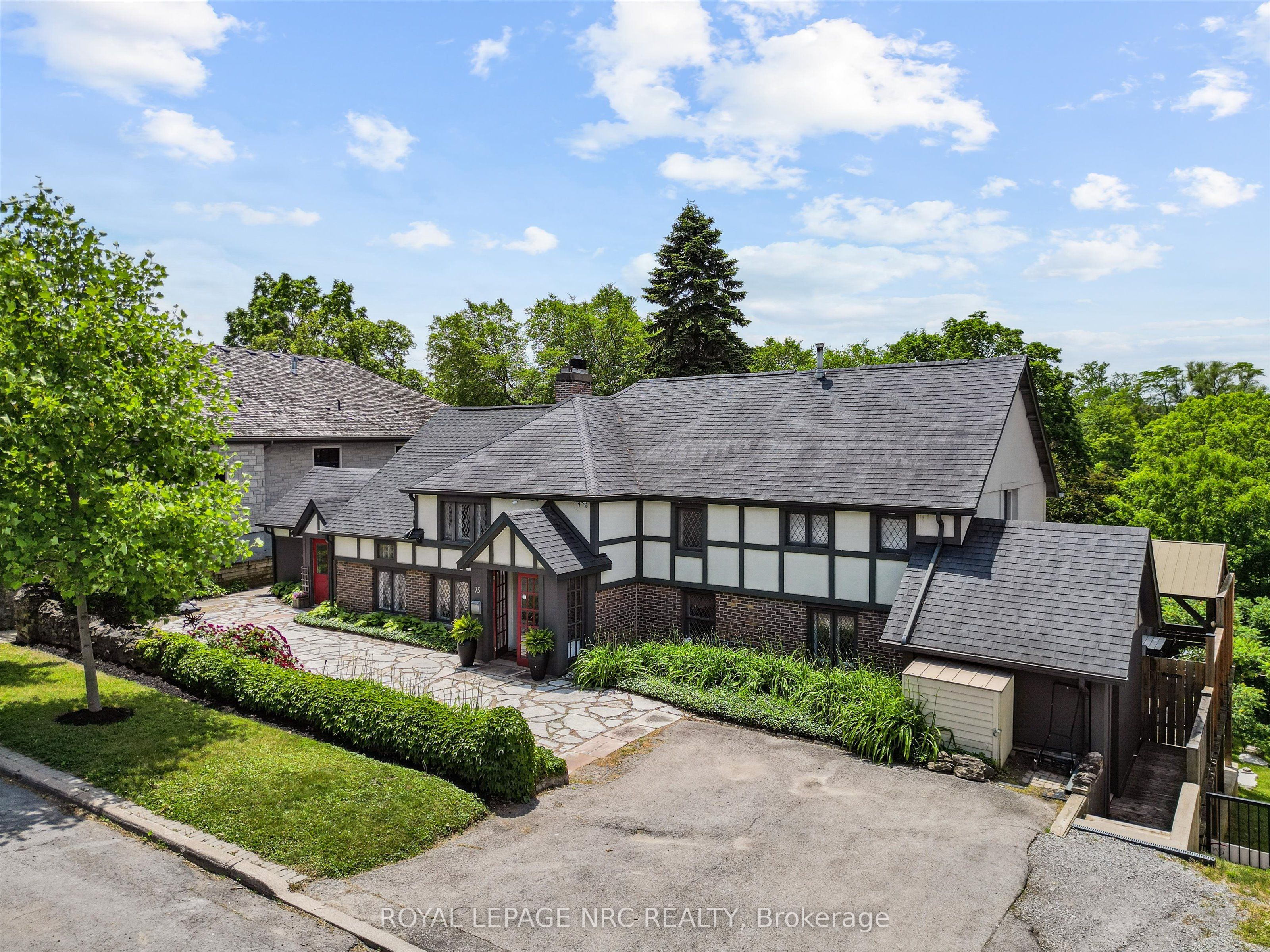 75 Yates Street Property Photo 4