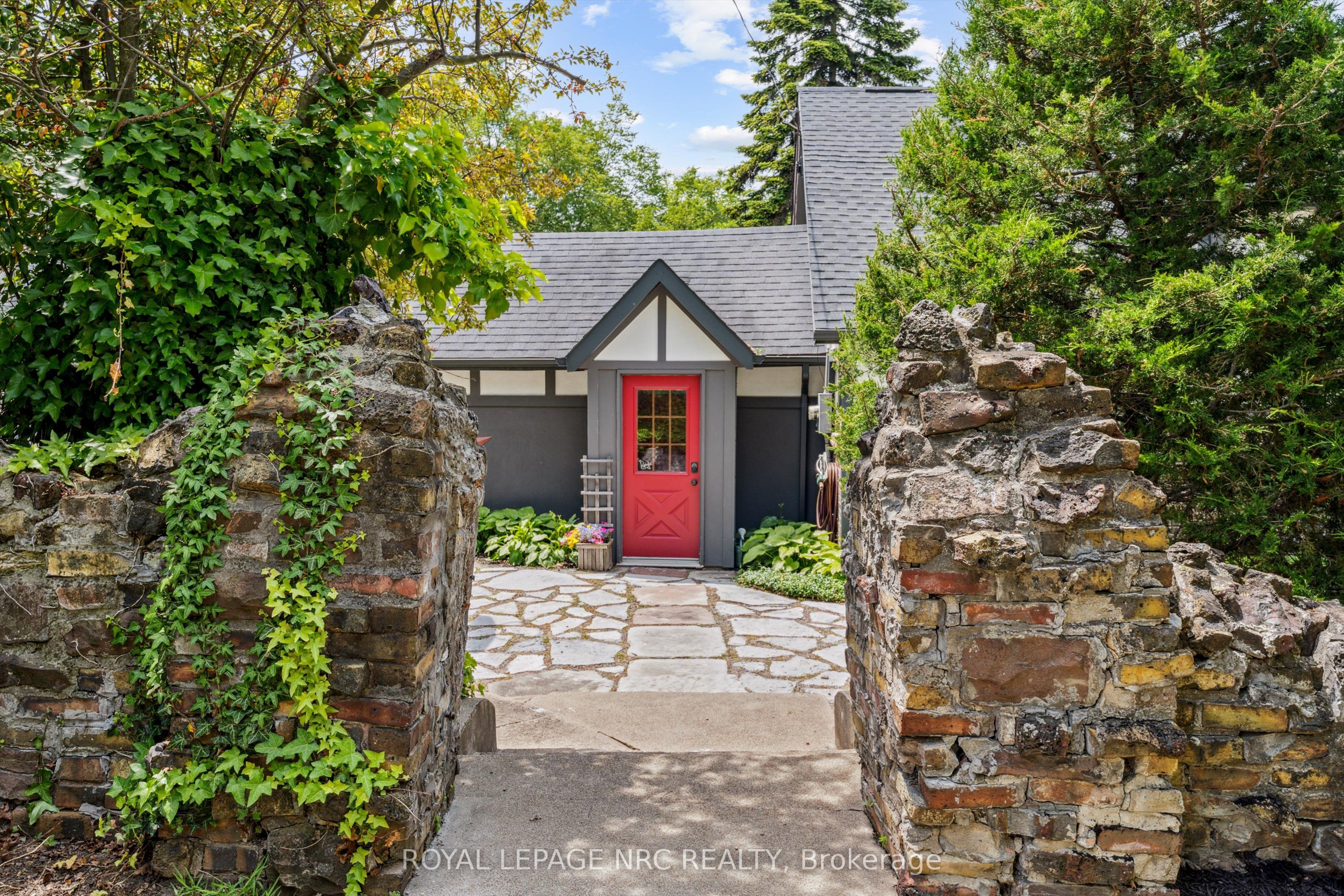 75 Yates Street Property Photo 6