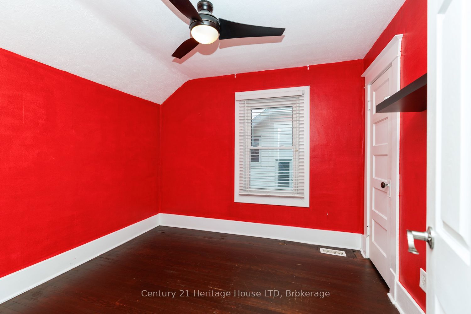 305 Phipps Street S Property Photo 12