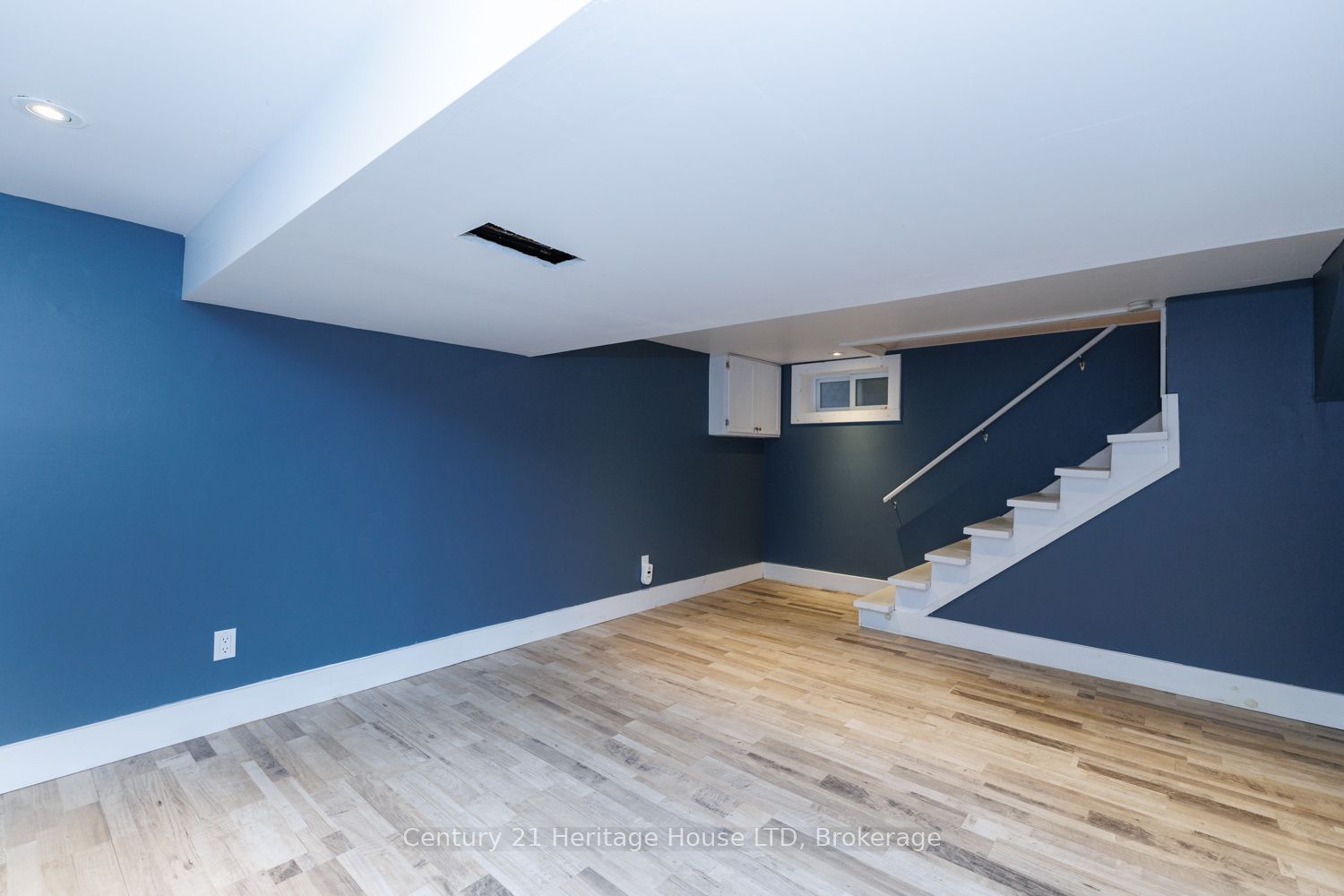305 Phipps Street S Property Photo 14