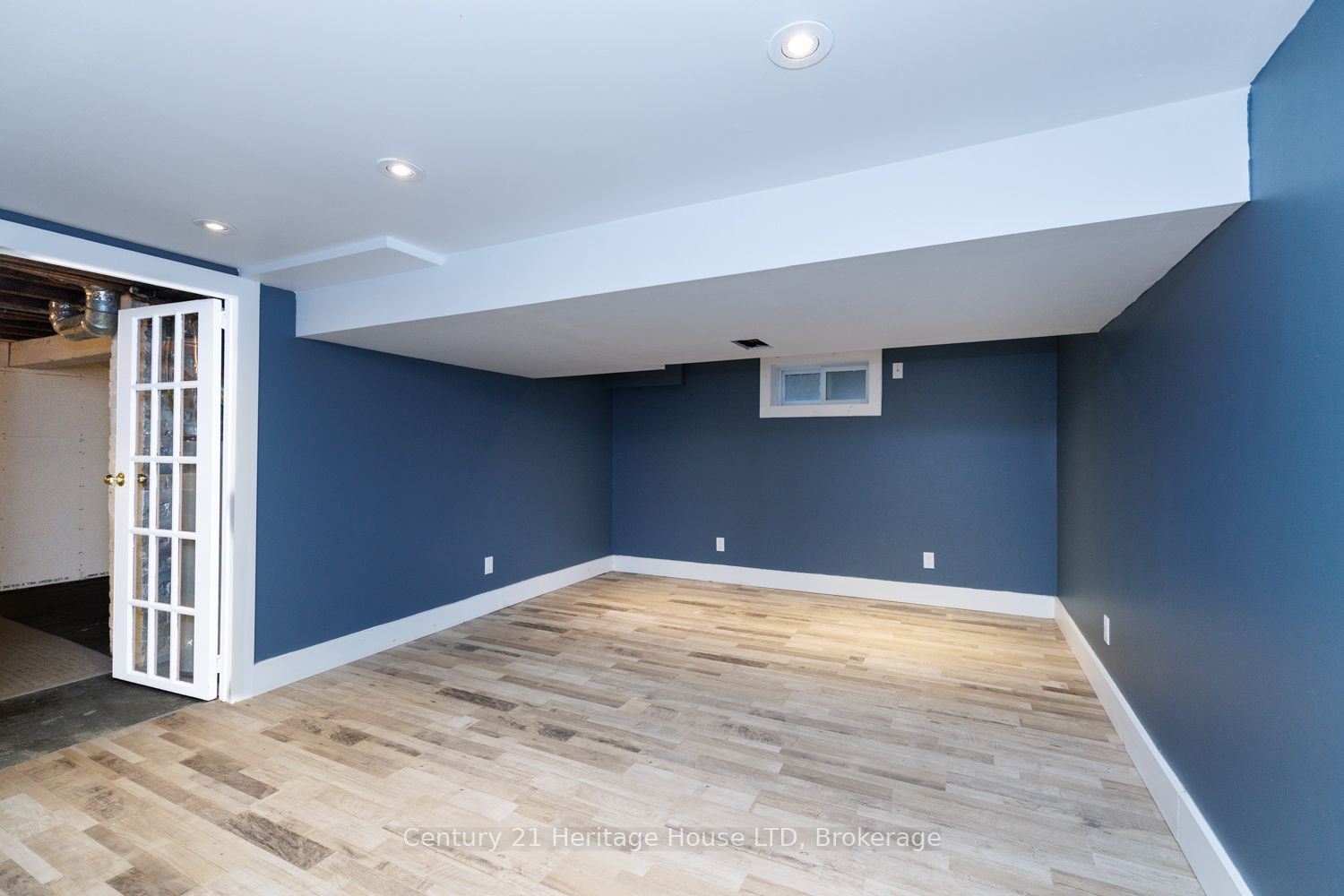 305 Phipps Street S Property Photo 15