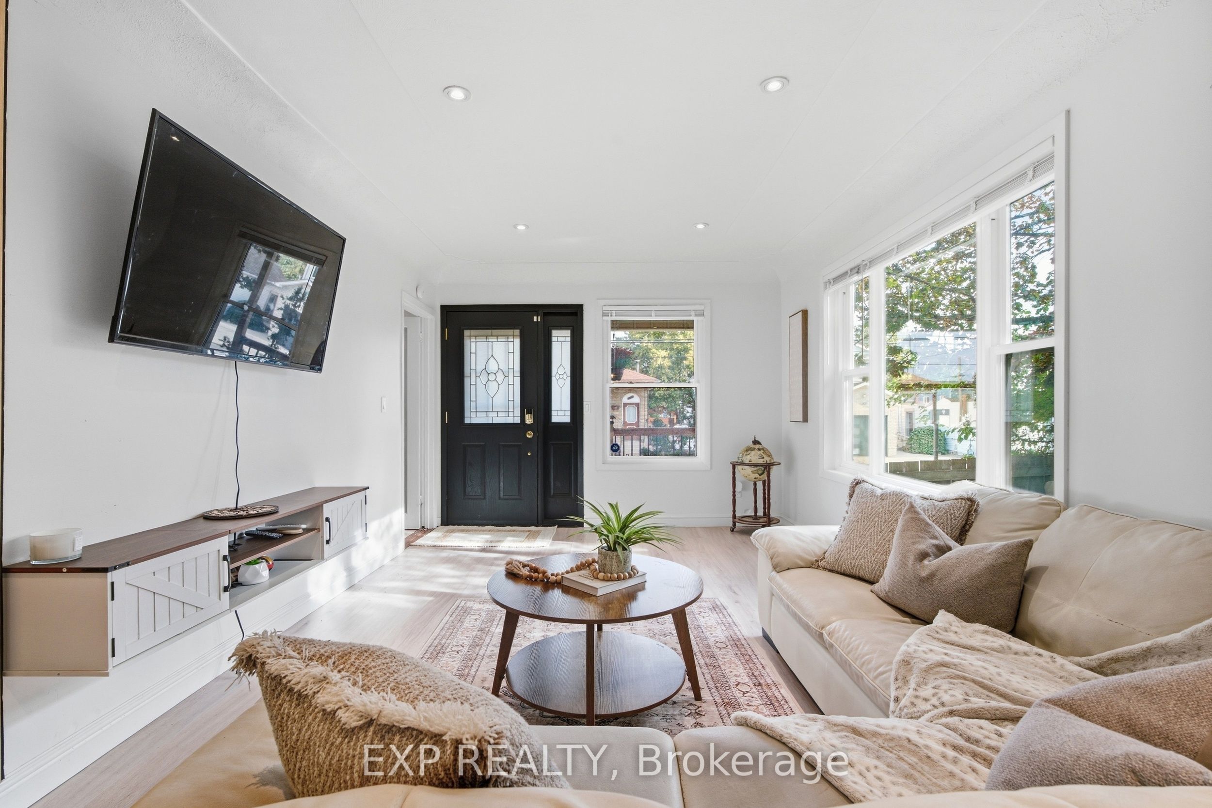 264 Britannia Avenue Property Photo 7