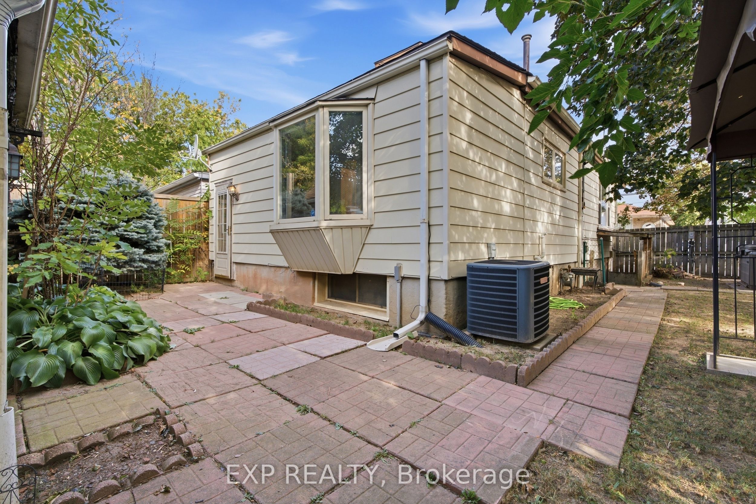264 Britannia Avenue Property Photo 31