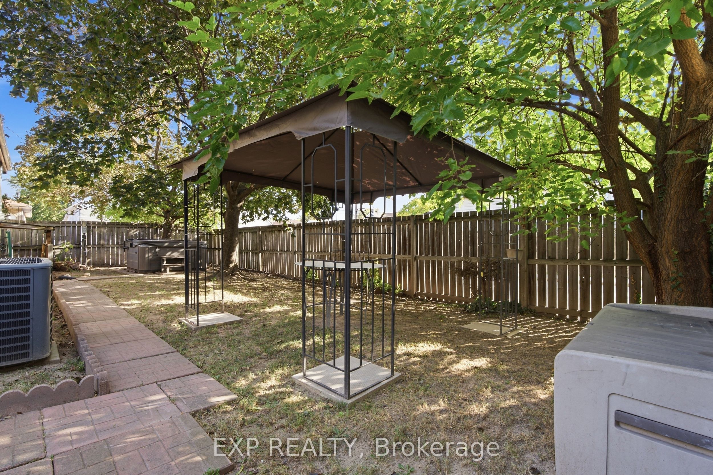 264 Britannia Avenue Property Photo 36