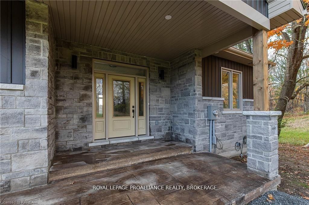 1888 Sunbury Road Property Photo 5