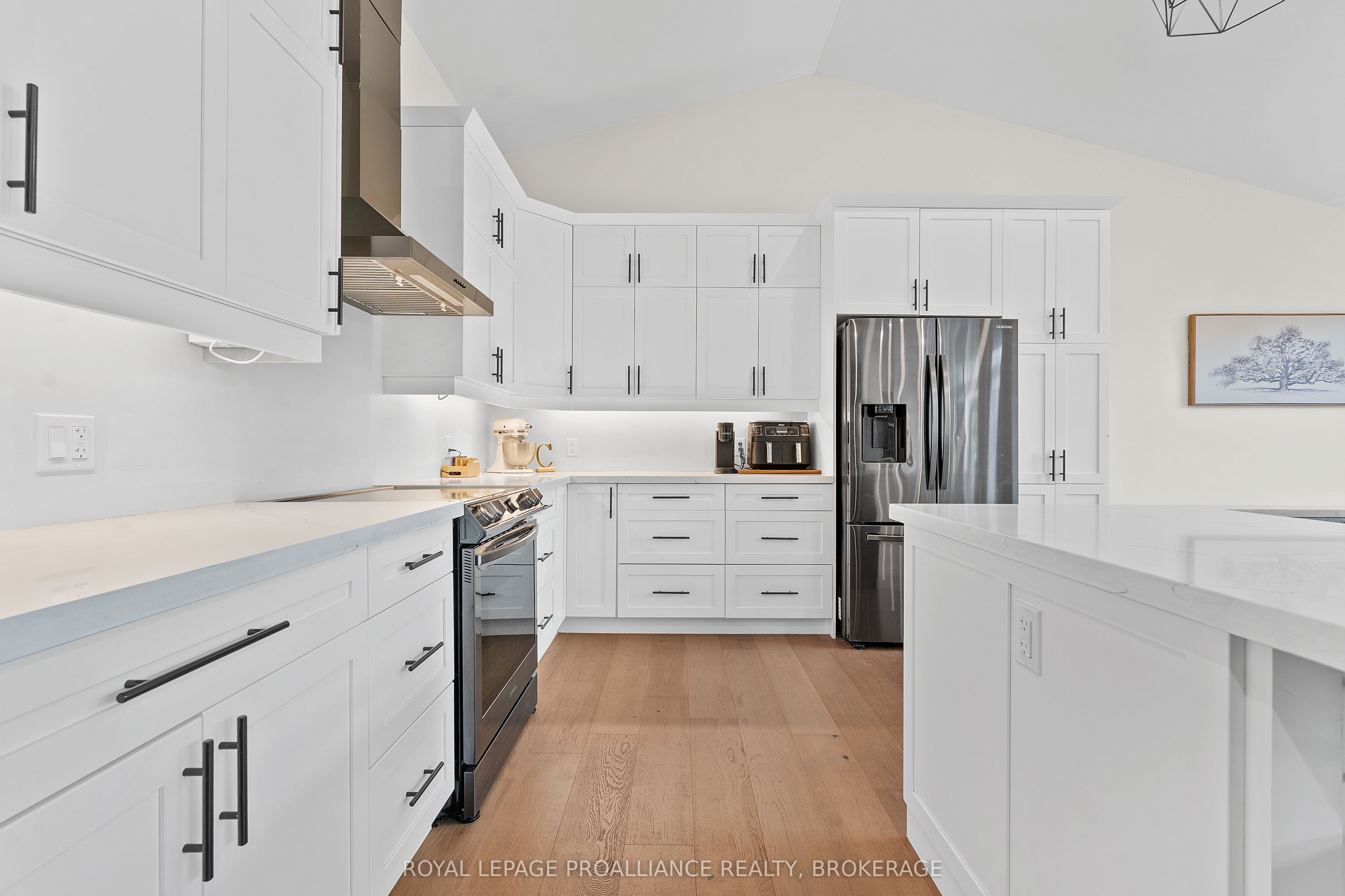 1888 Sunbury Road Property Photo 11