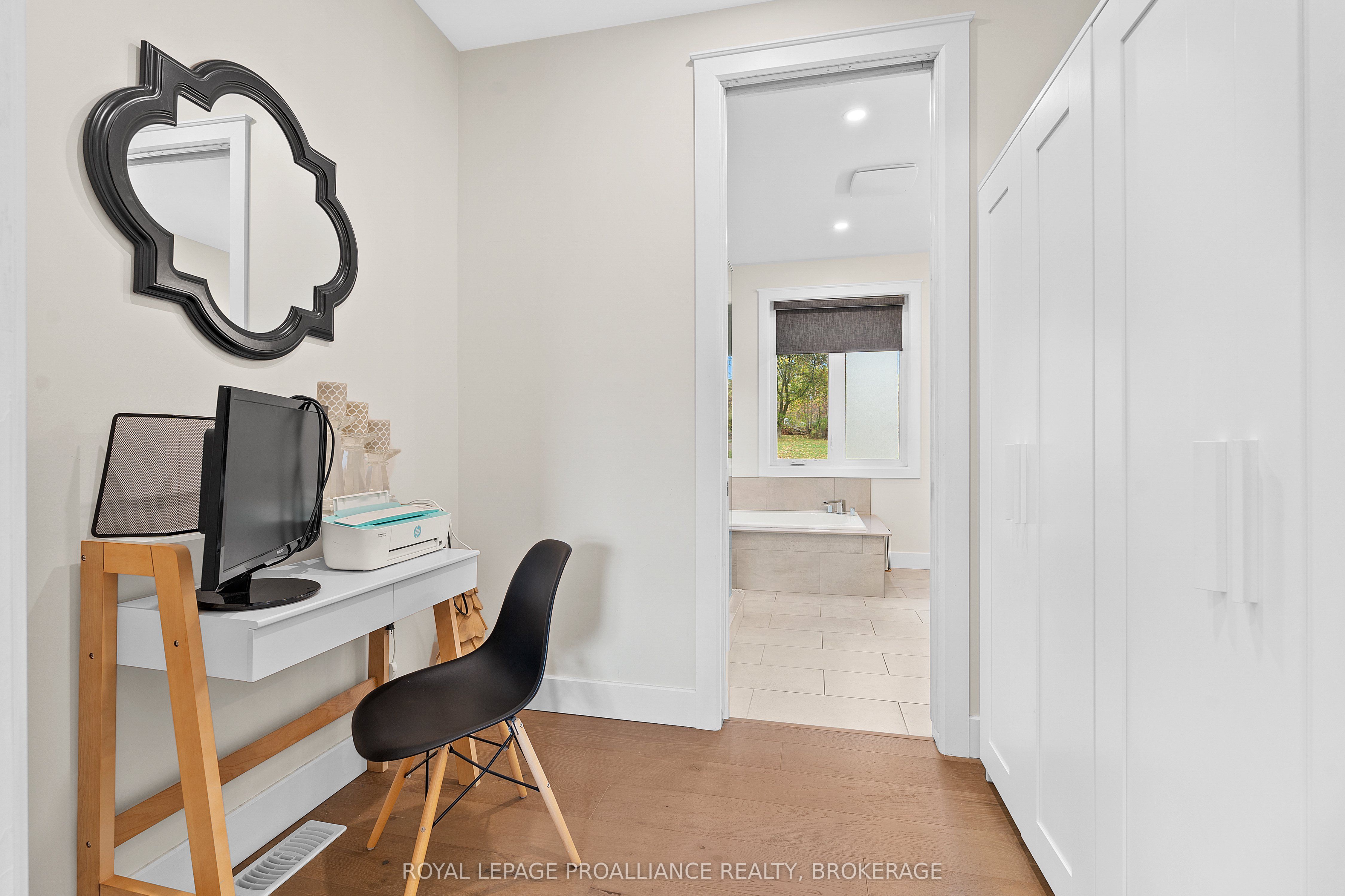 1888 Sunbury Road Property Photo 17