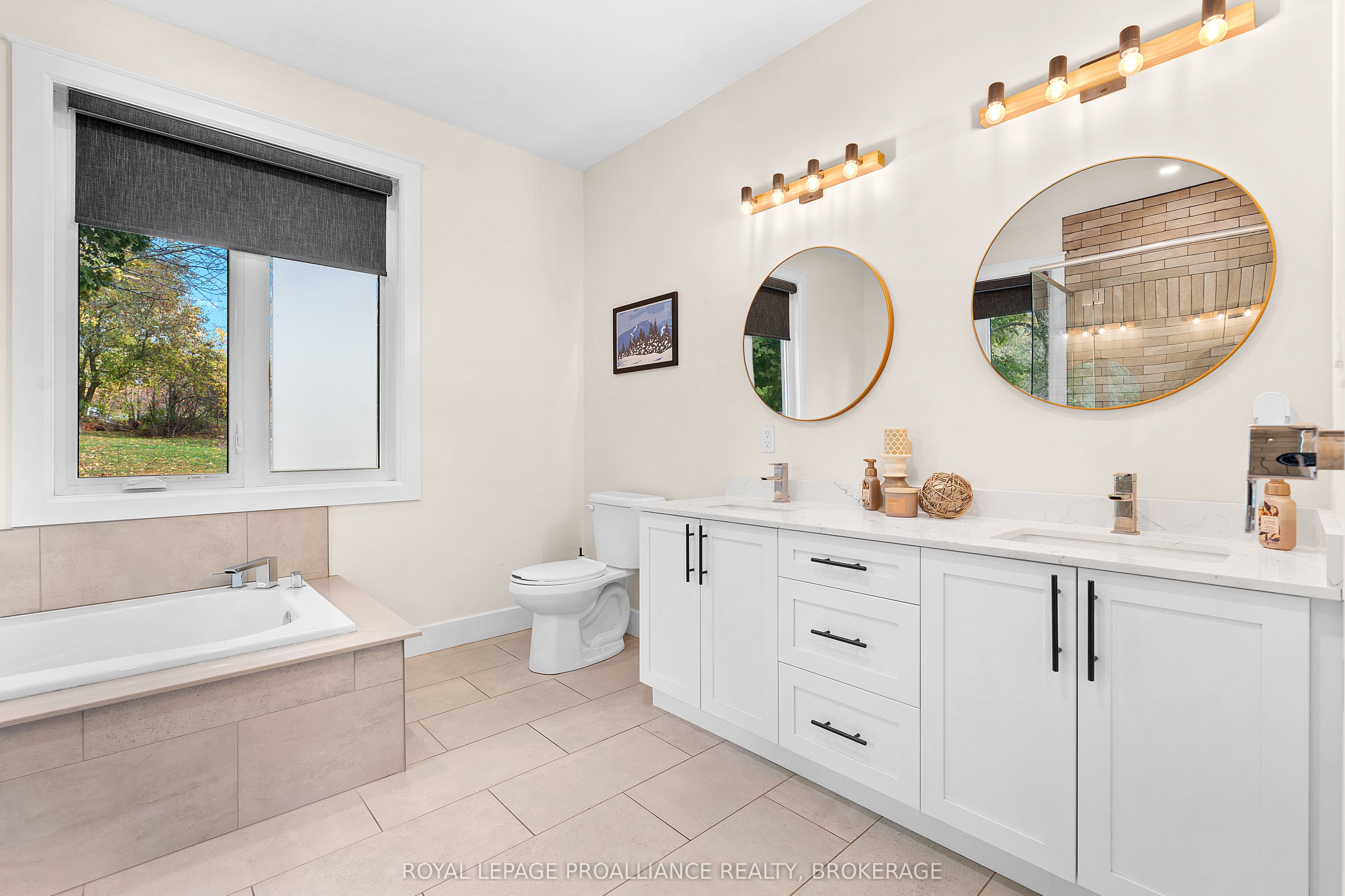 1888 Sunbury Road Property Photo 19