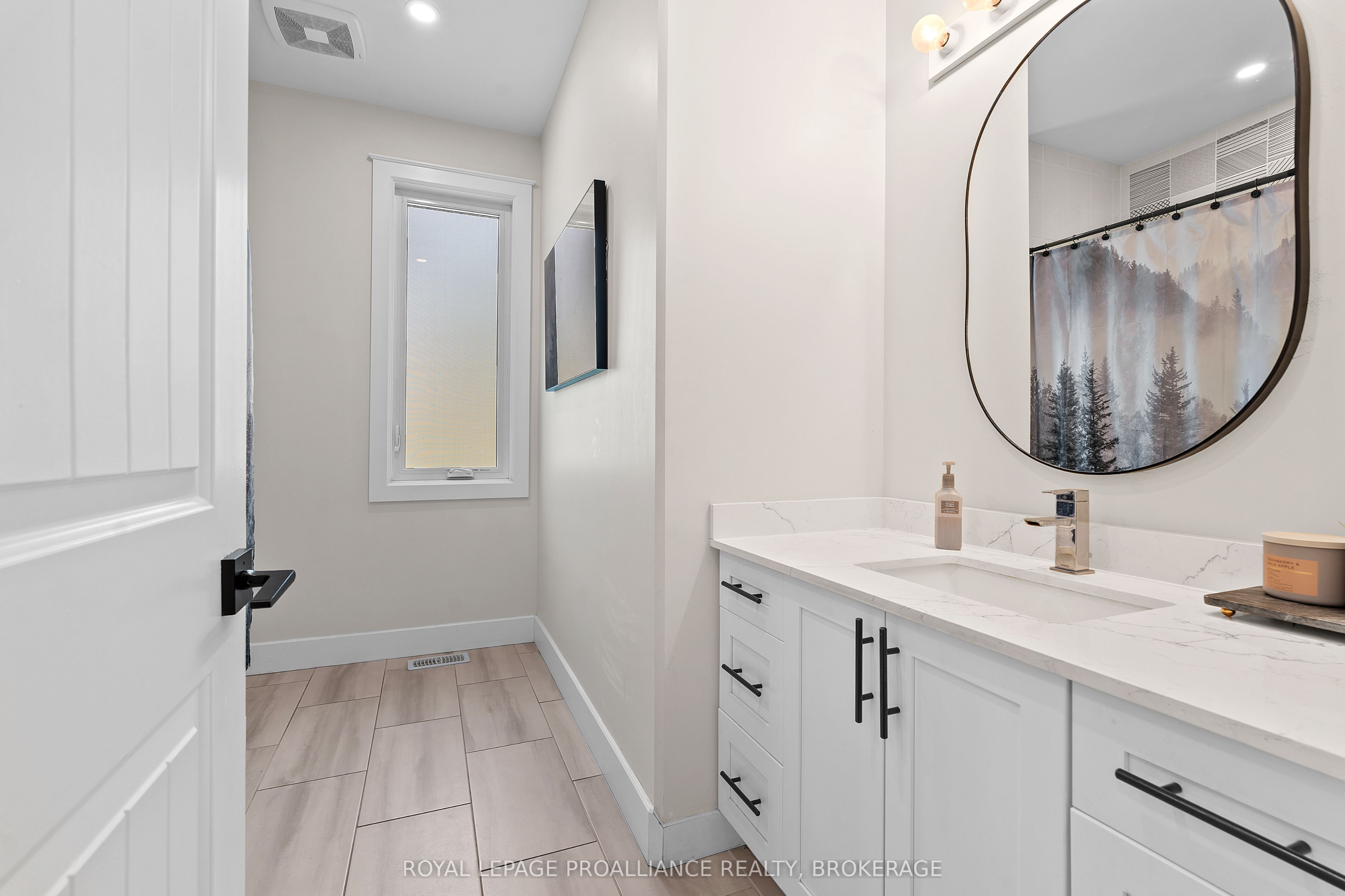 1888 Sunbury Road Property Photo 22