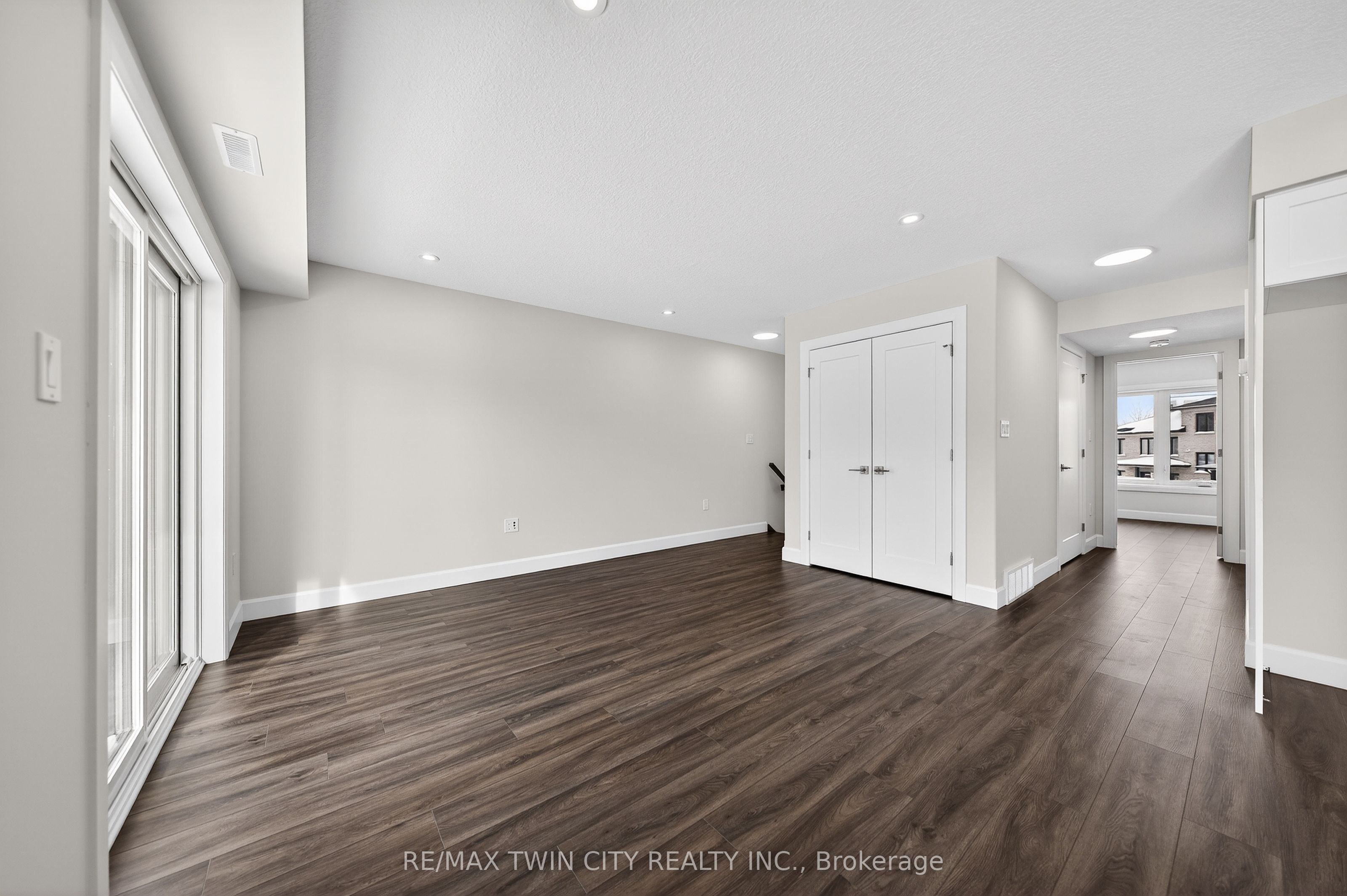 3202 Vivian Line 48 Property Photo 6