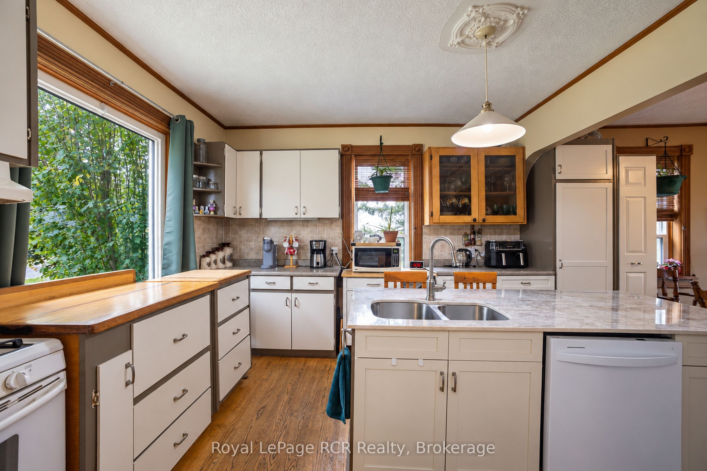 103 Scott Street Property Photo 7