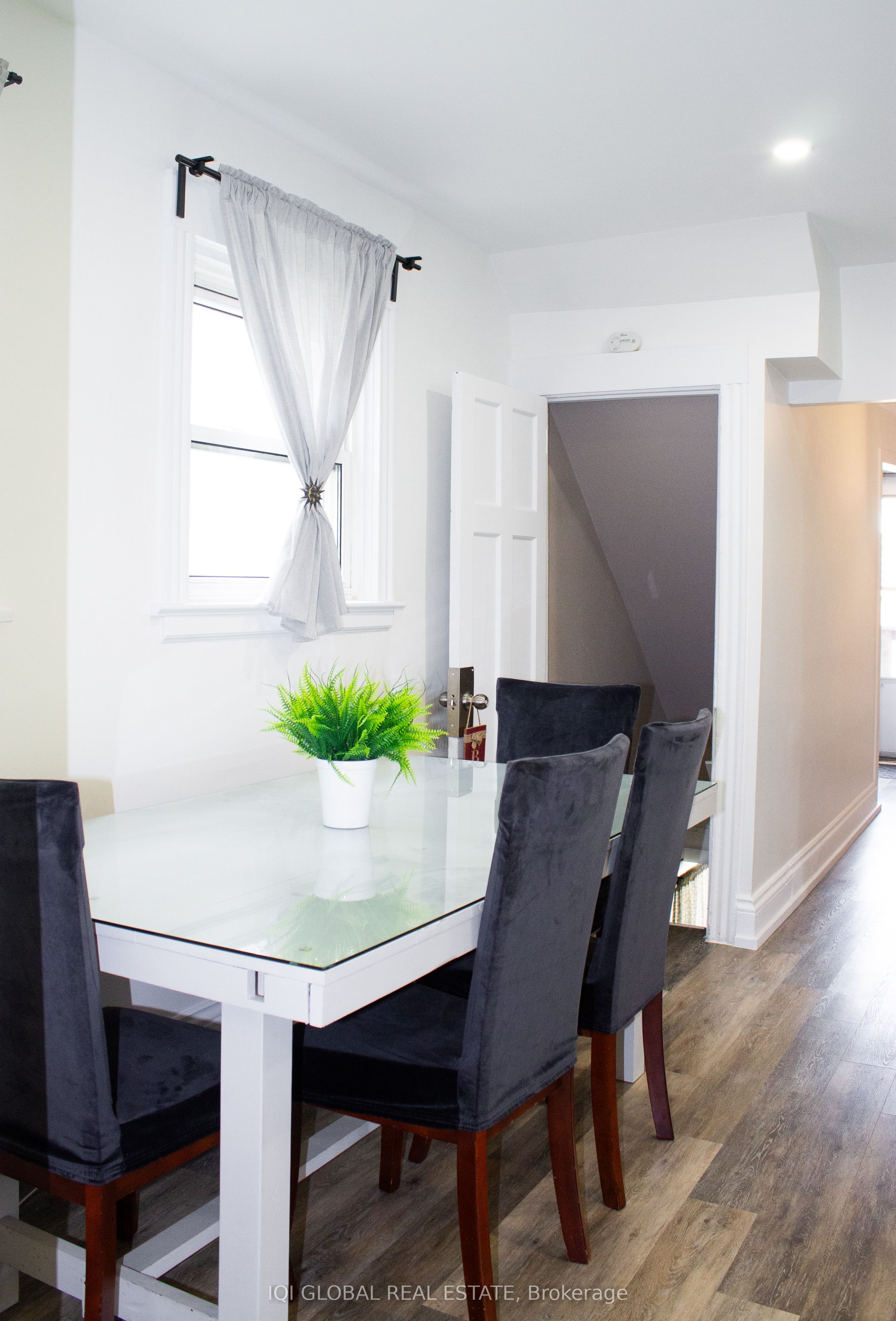 65 Holmes Avenue Property Photo 8