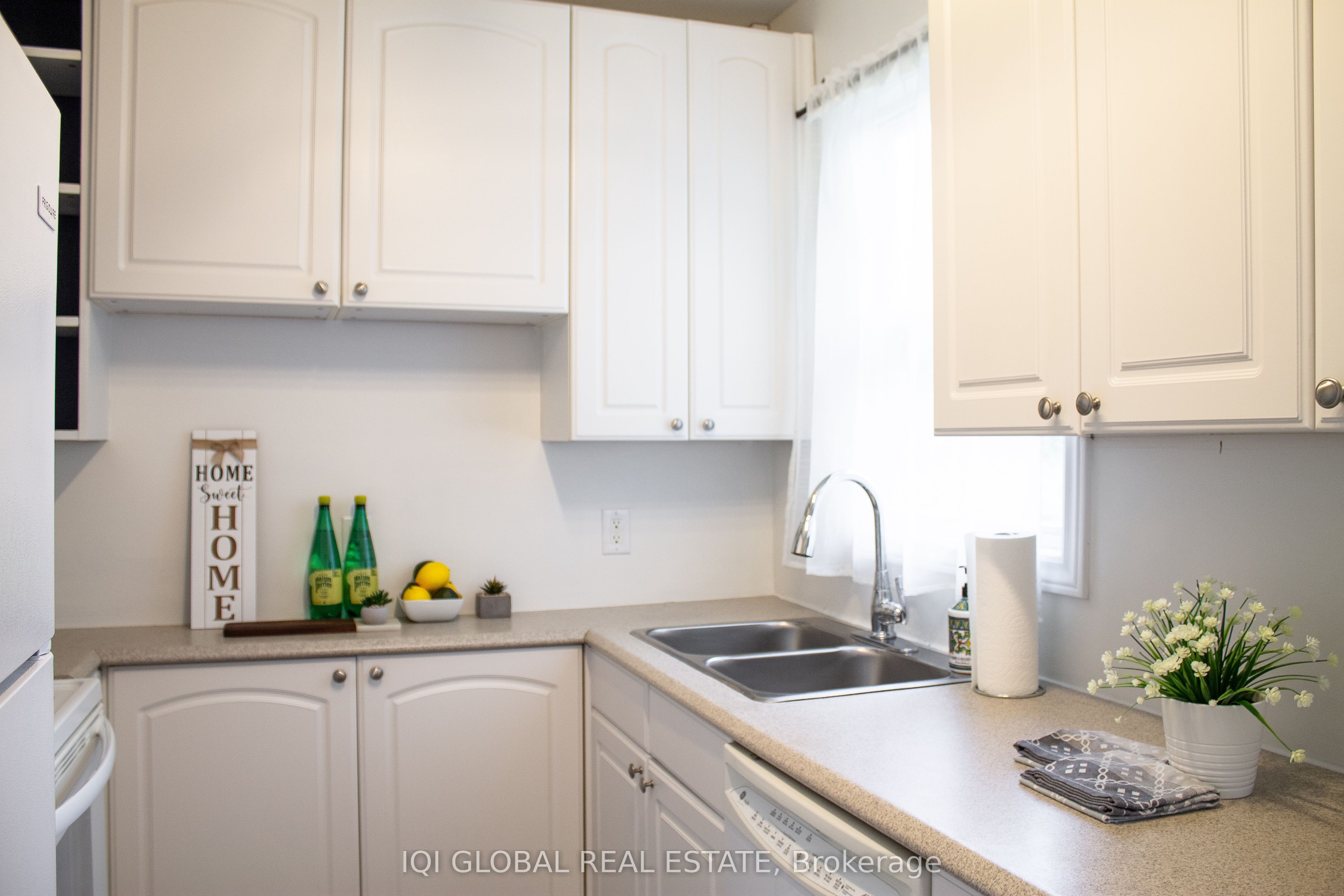 65 Holmes Avenue Property Photo 10
