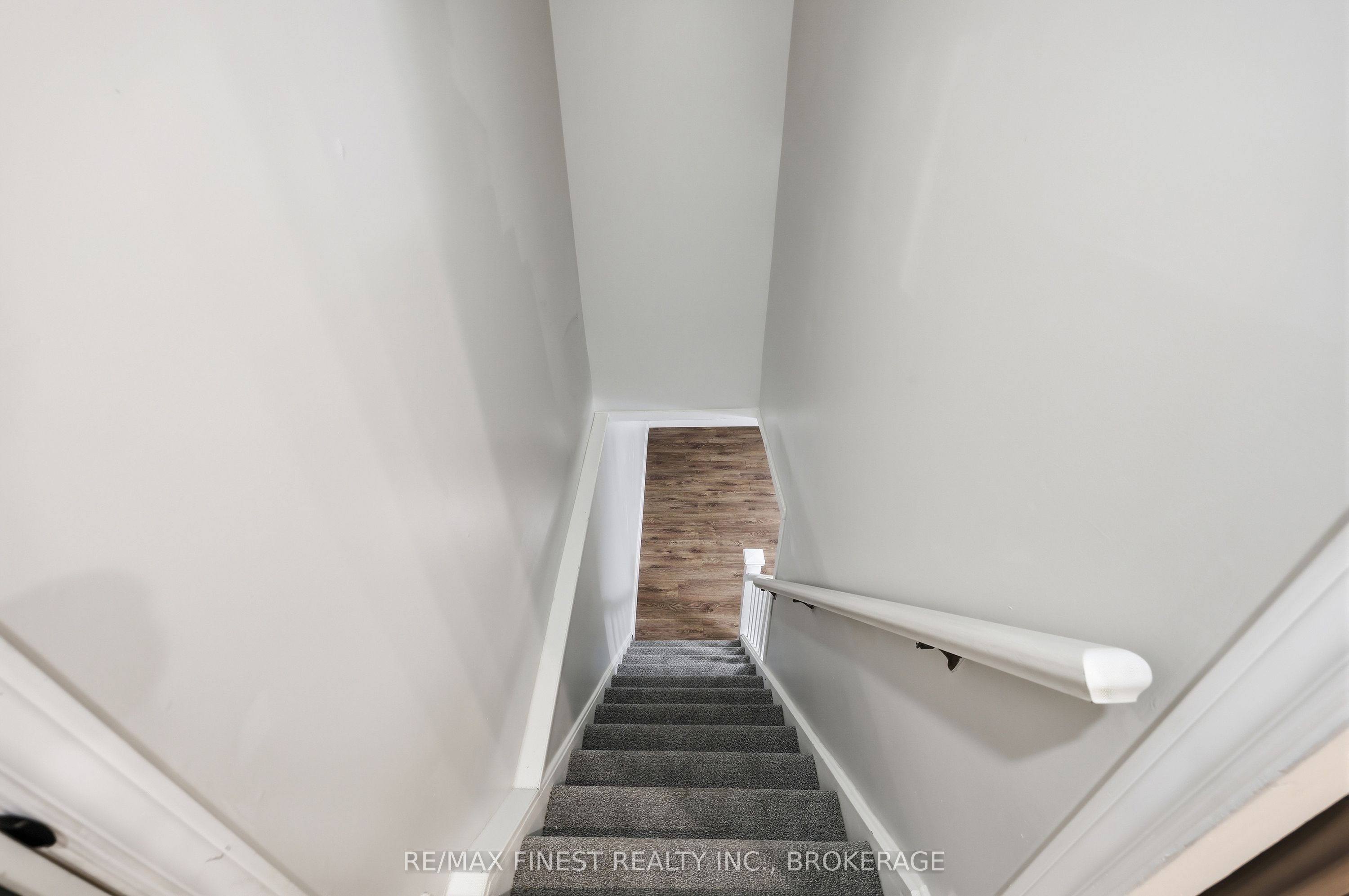 933 Mayfair Crescent Property Photo 26