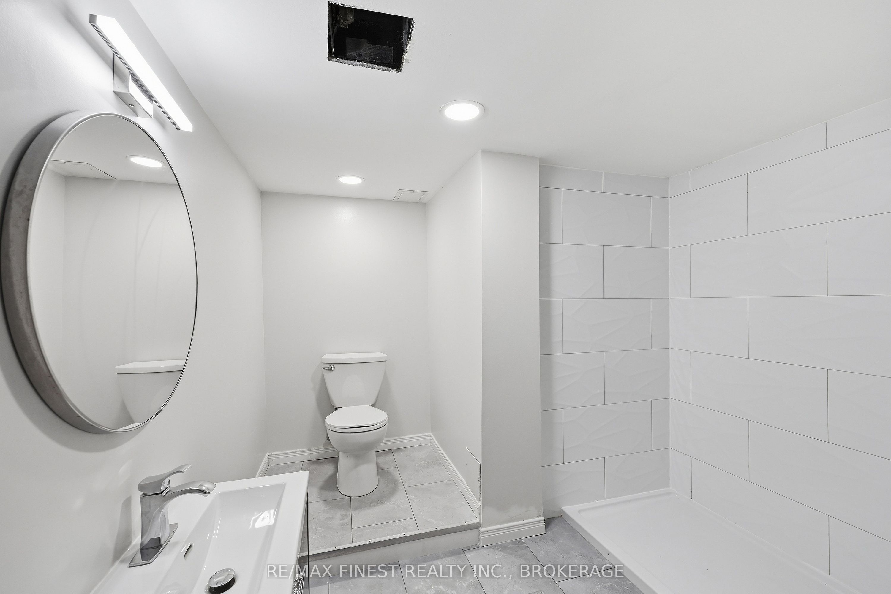 933 Mayfair Crescent Property Photo 35