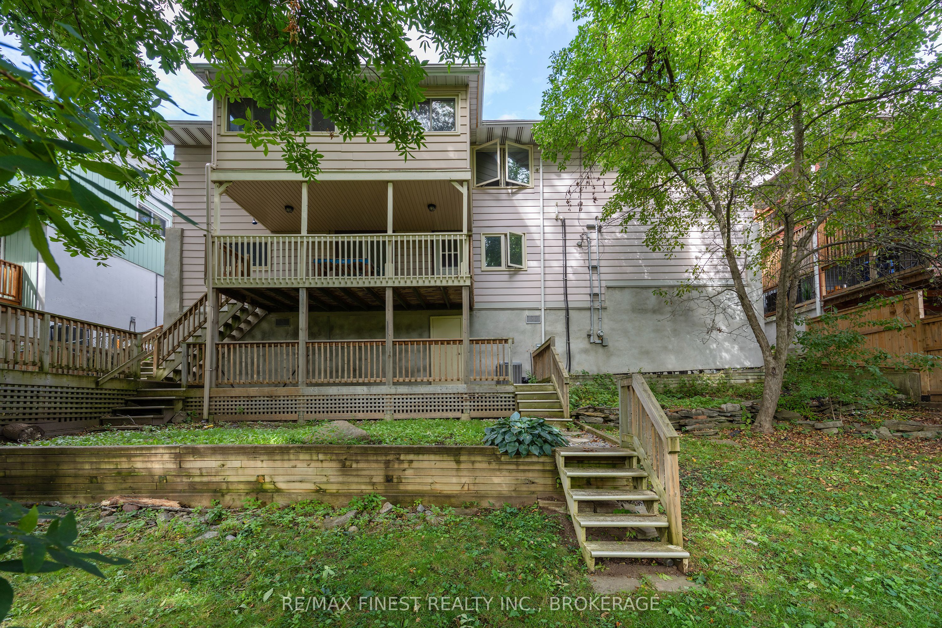 933 Mayfair Crescent Property Photo 39