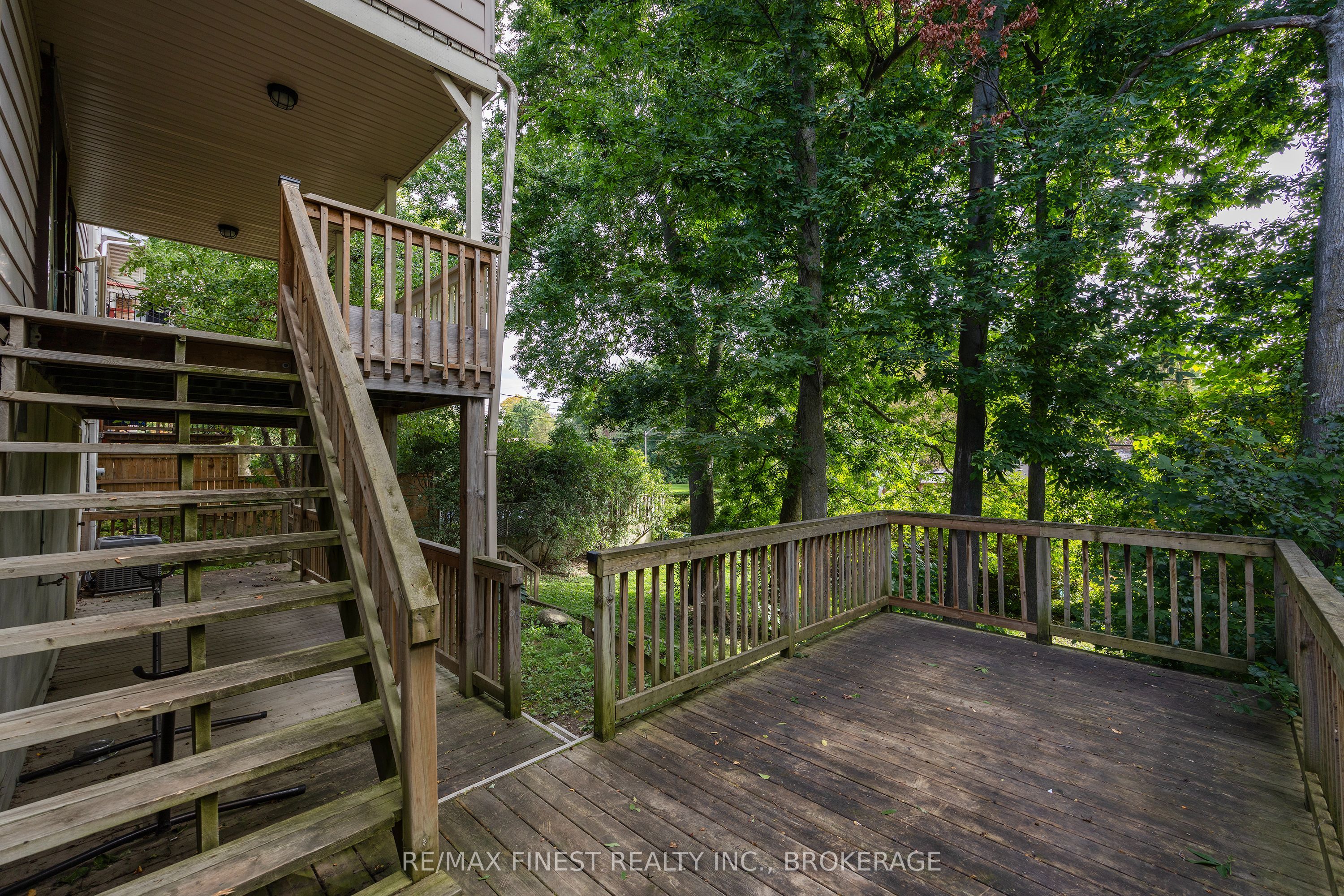 933 Mayfair Crescent Property Photo 44