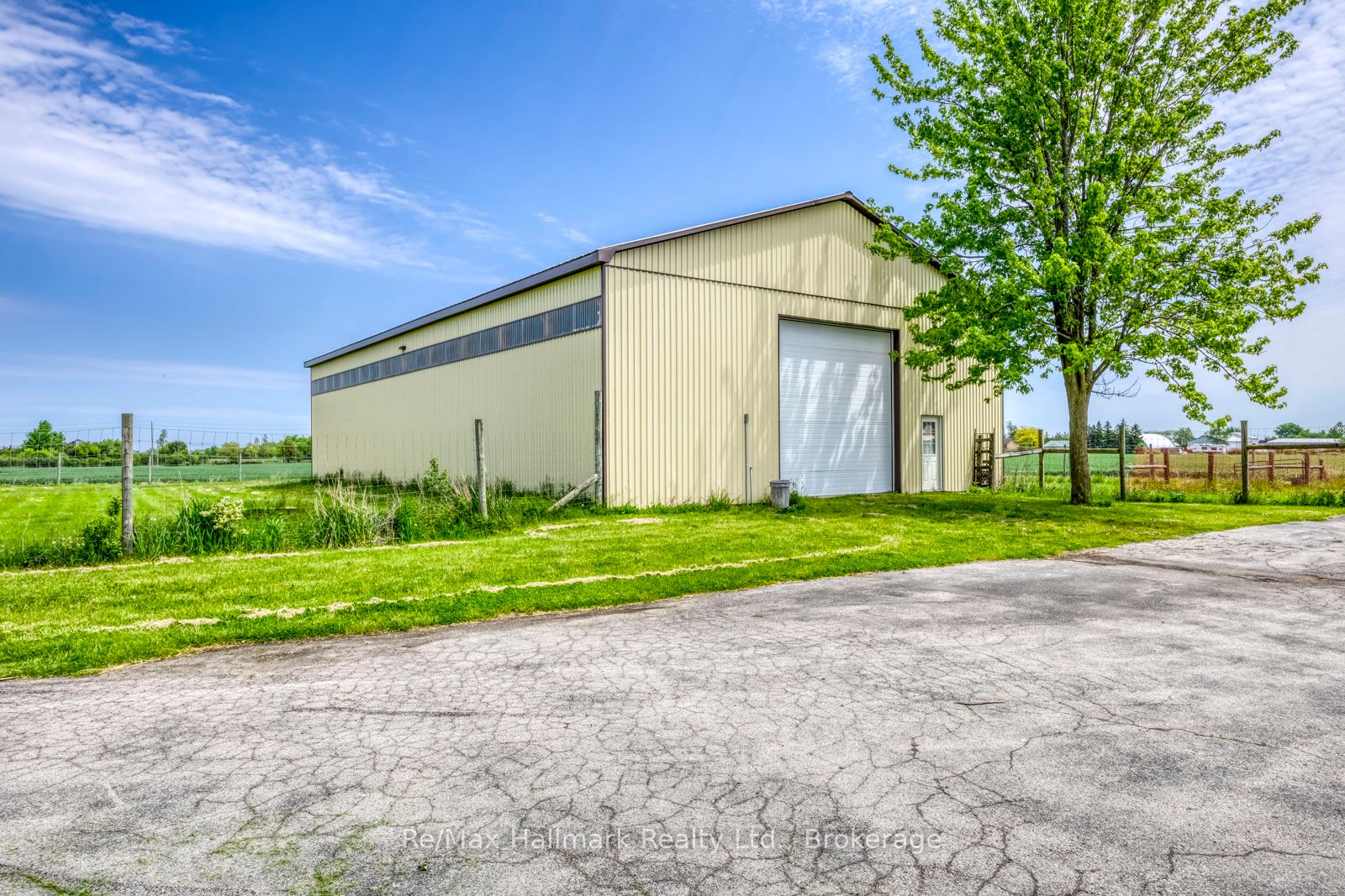 232 Eighth Road E Property Photo 47