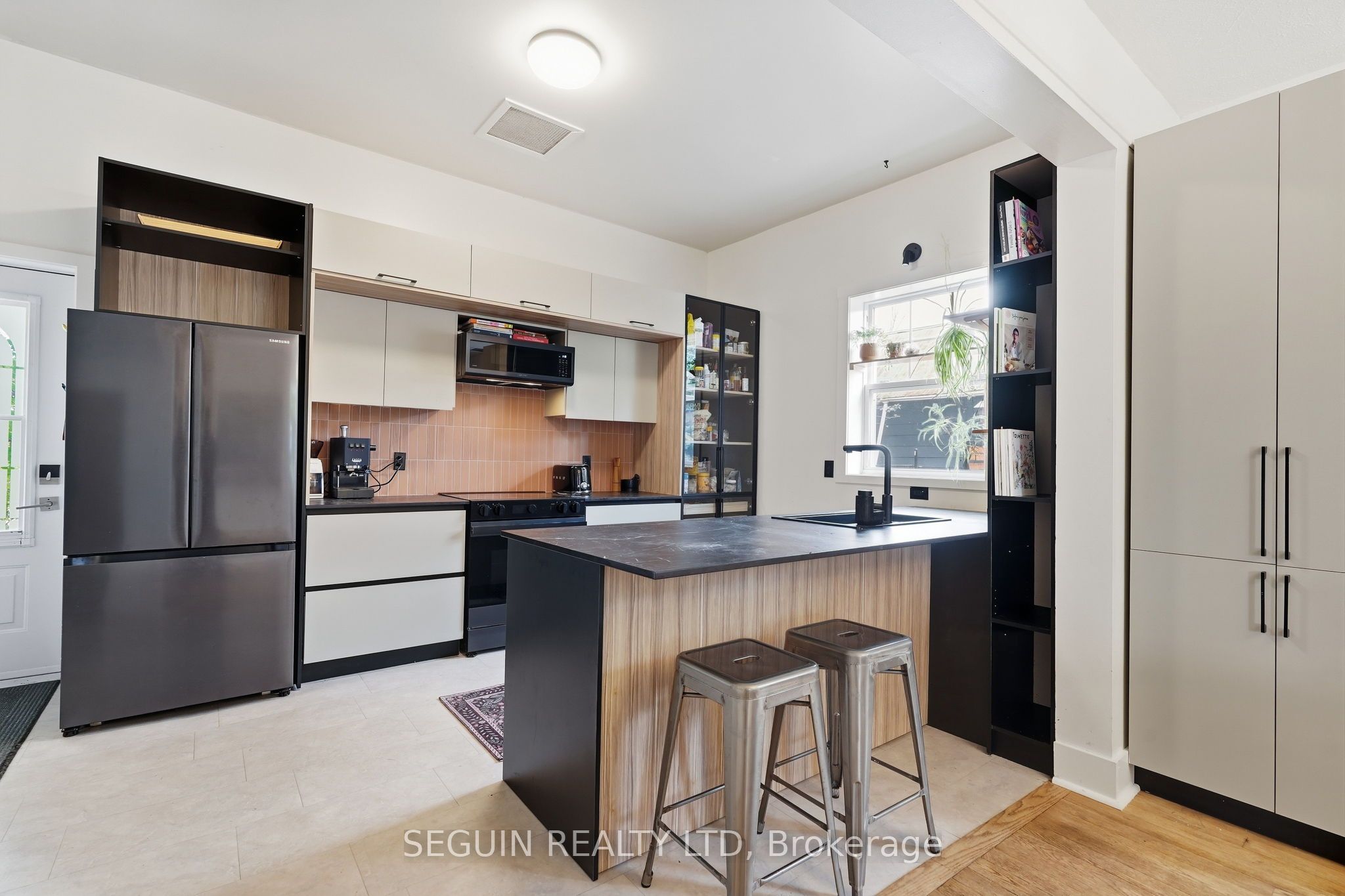 31 John Street Property Photo 14