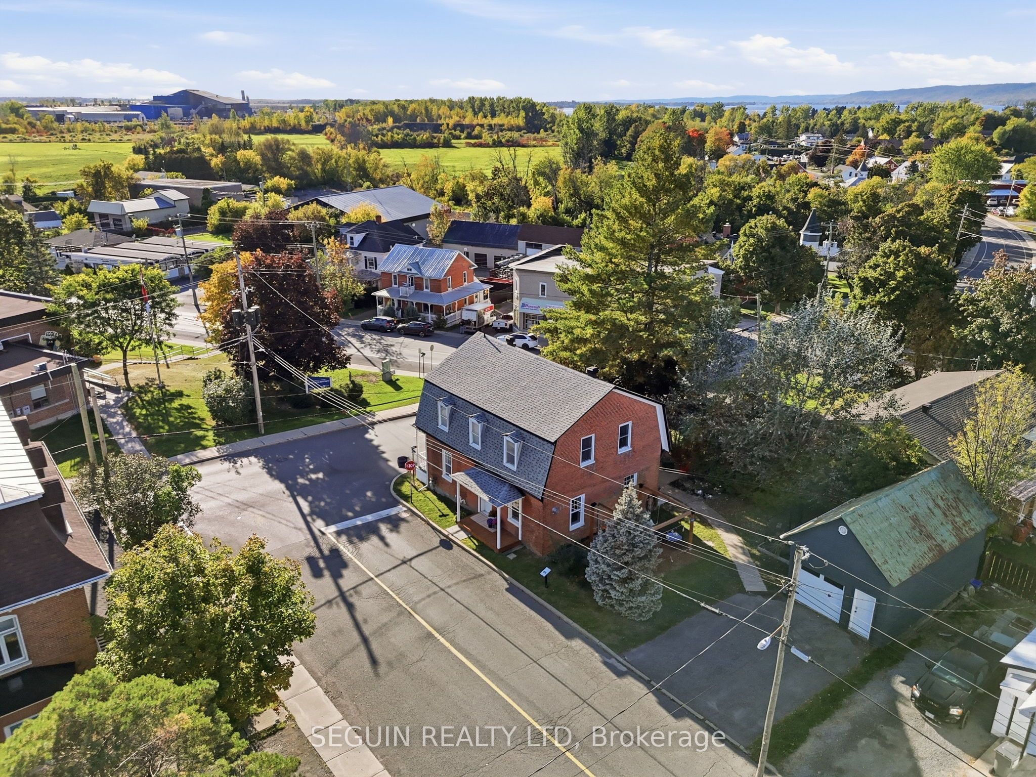 31 John Street Property Photo 34