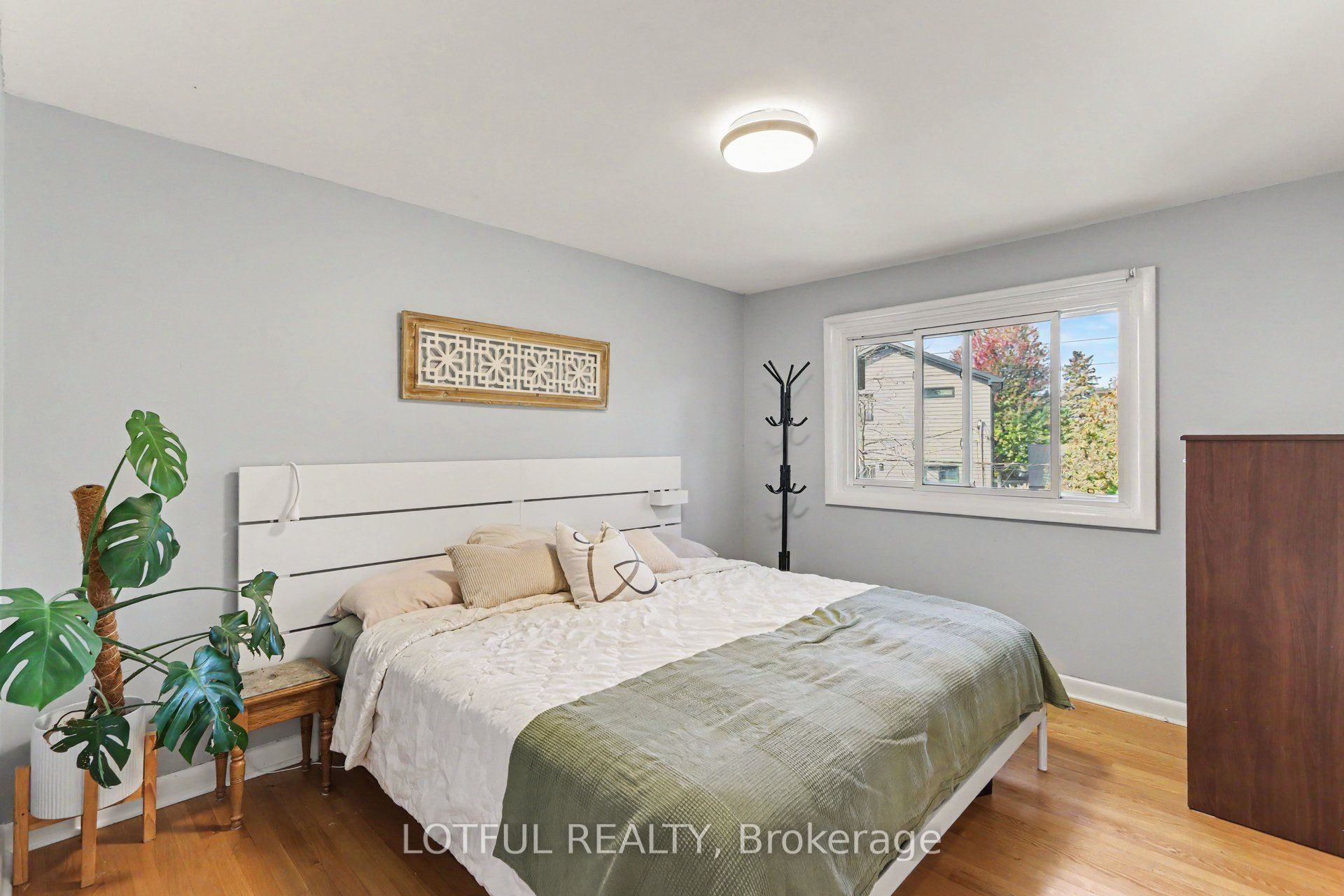 2226 Saunderson Drive Property Photo 12