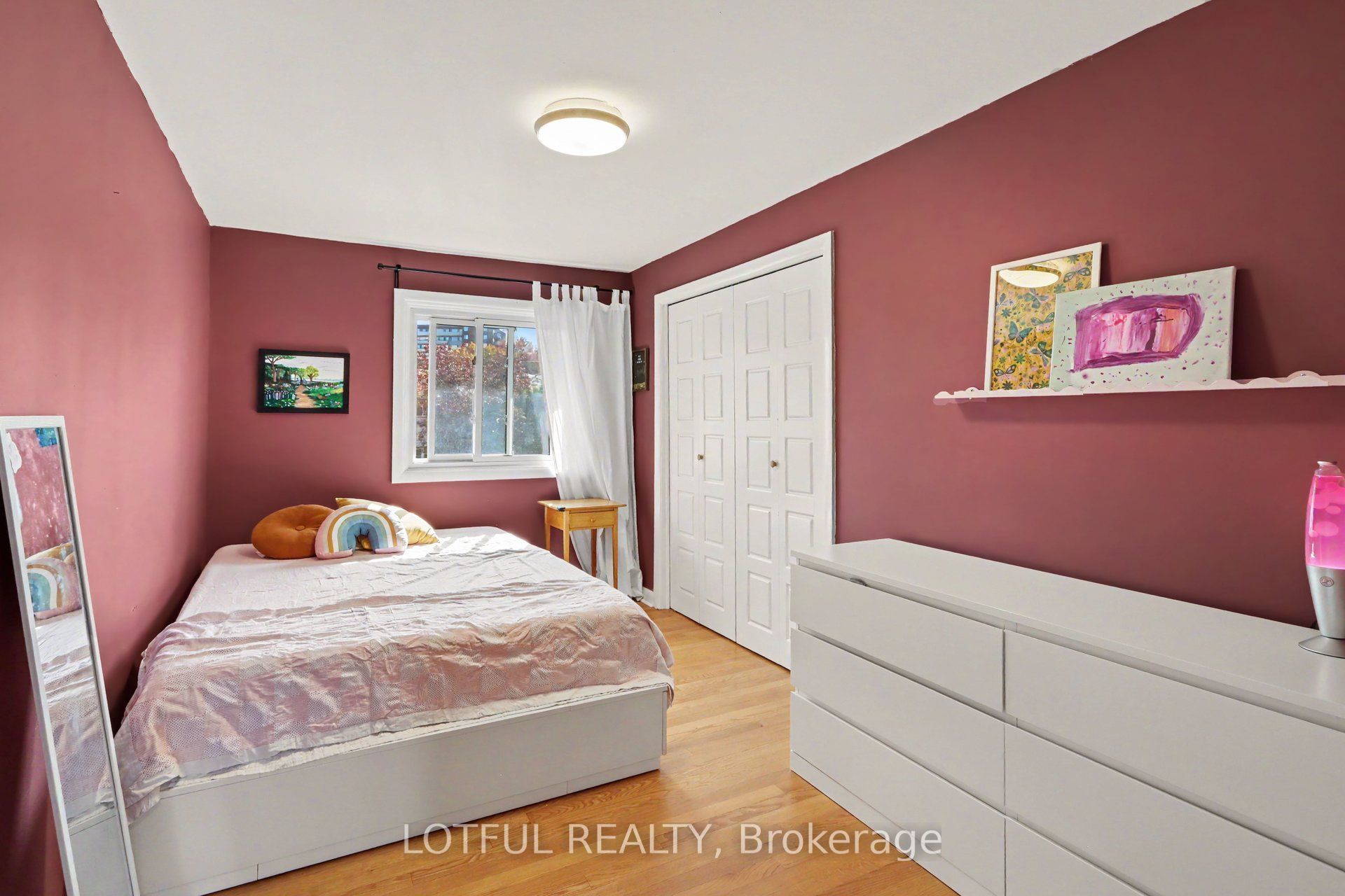 2226 Saunderson Drive Property Photo 16