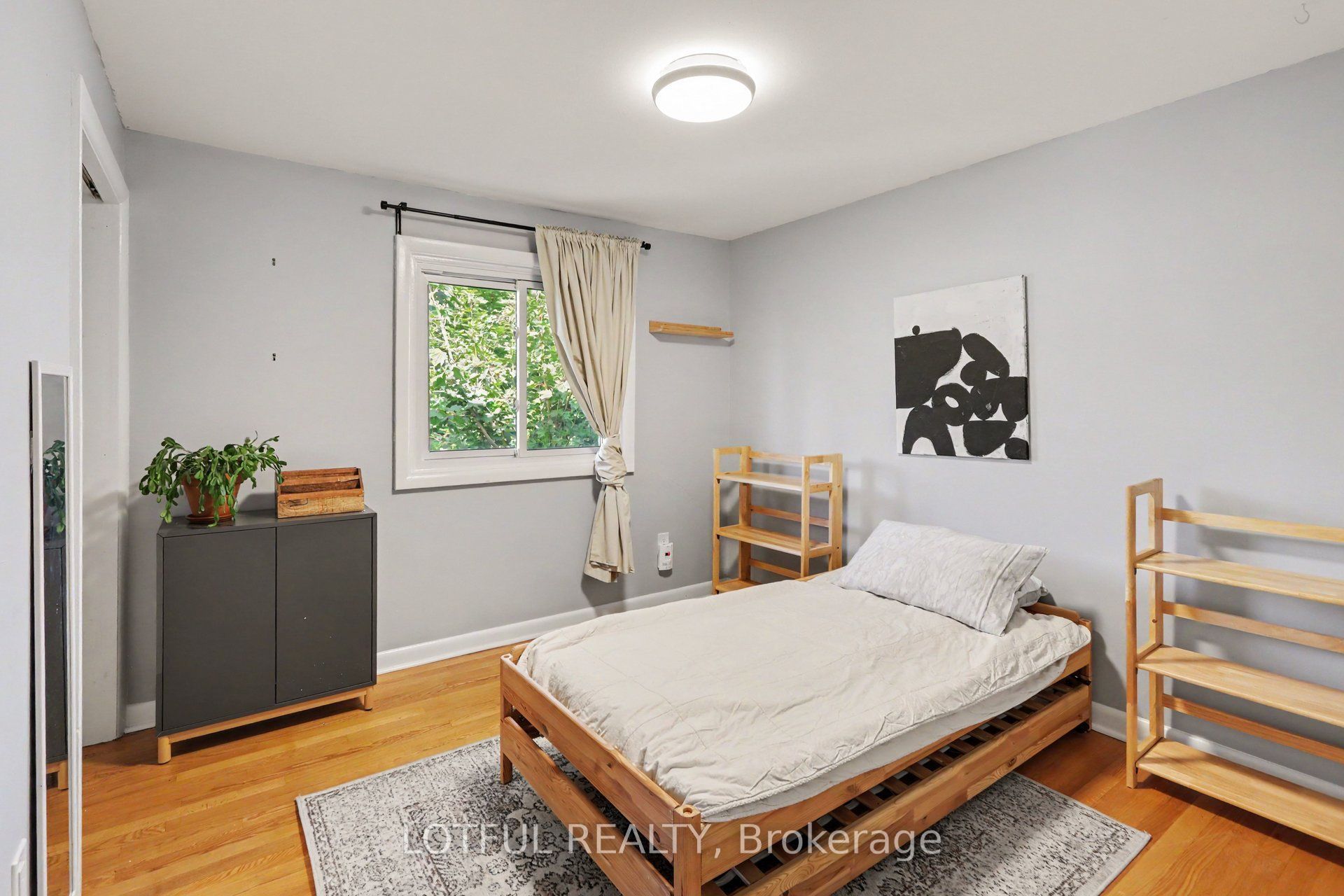 2226 Saunderson Drive Property Photo 17