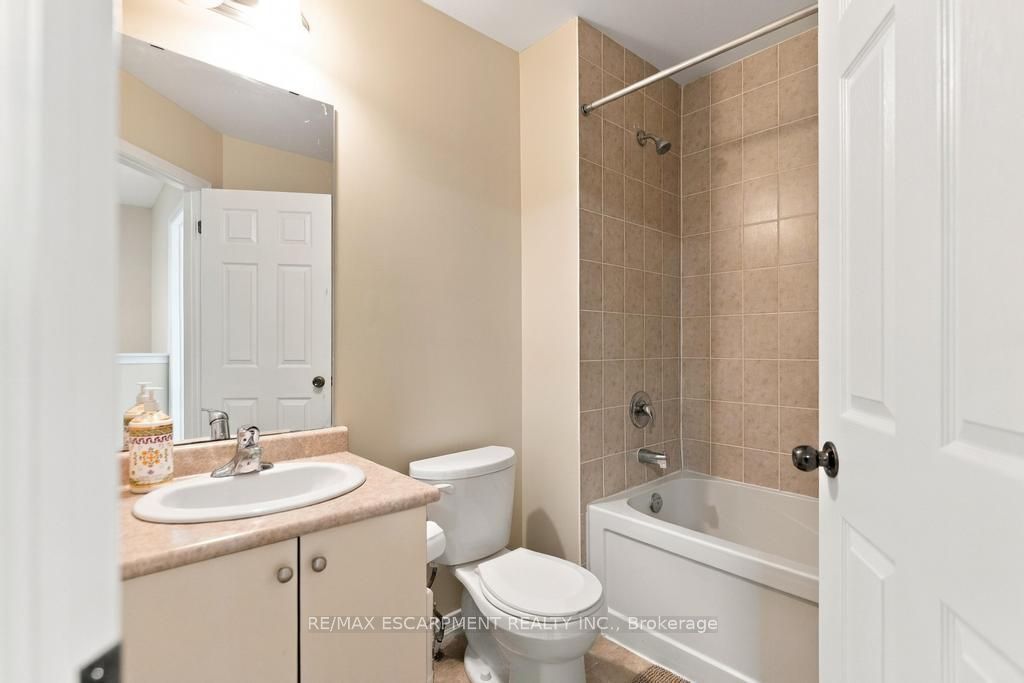 173 Whitwell Way Property Photo 10
