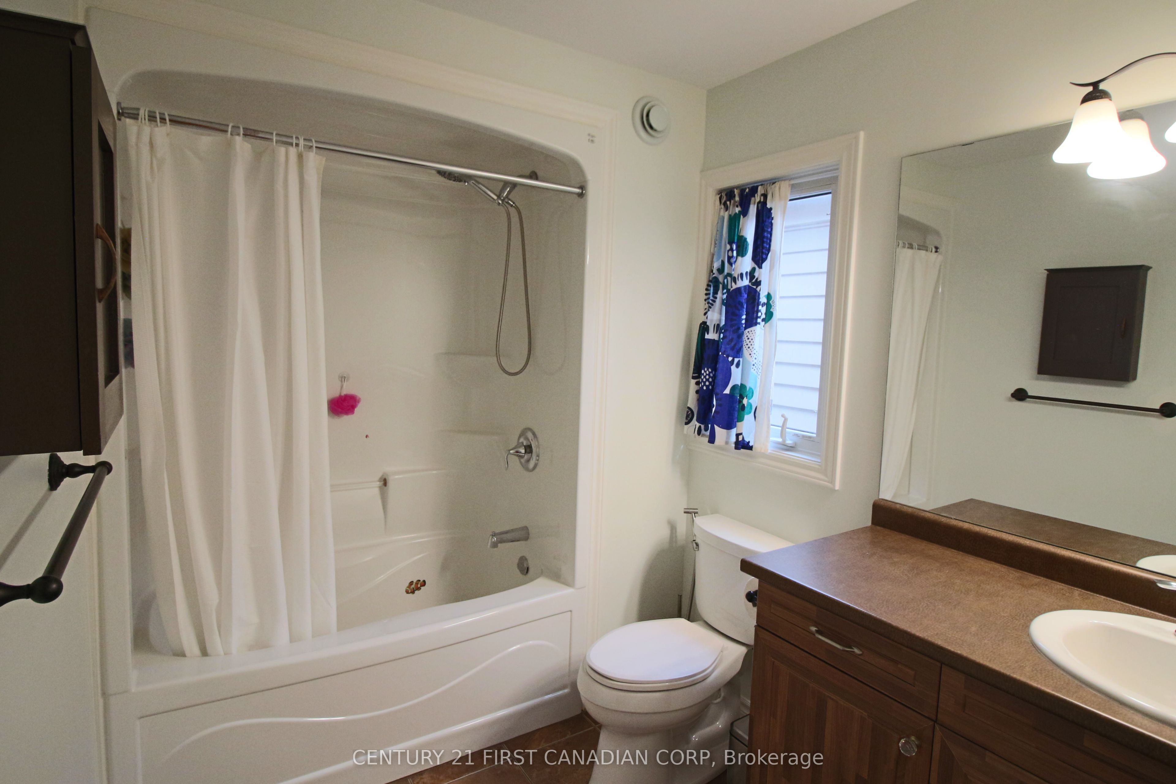 458 Blue Jay Drive 6 Property Photo 24