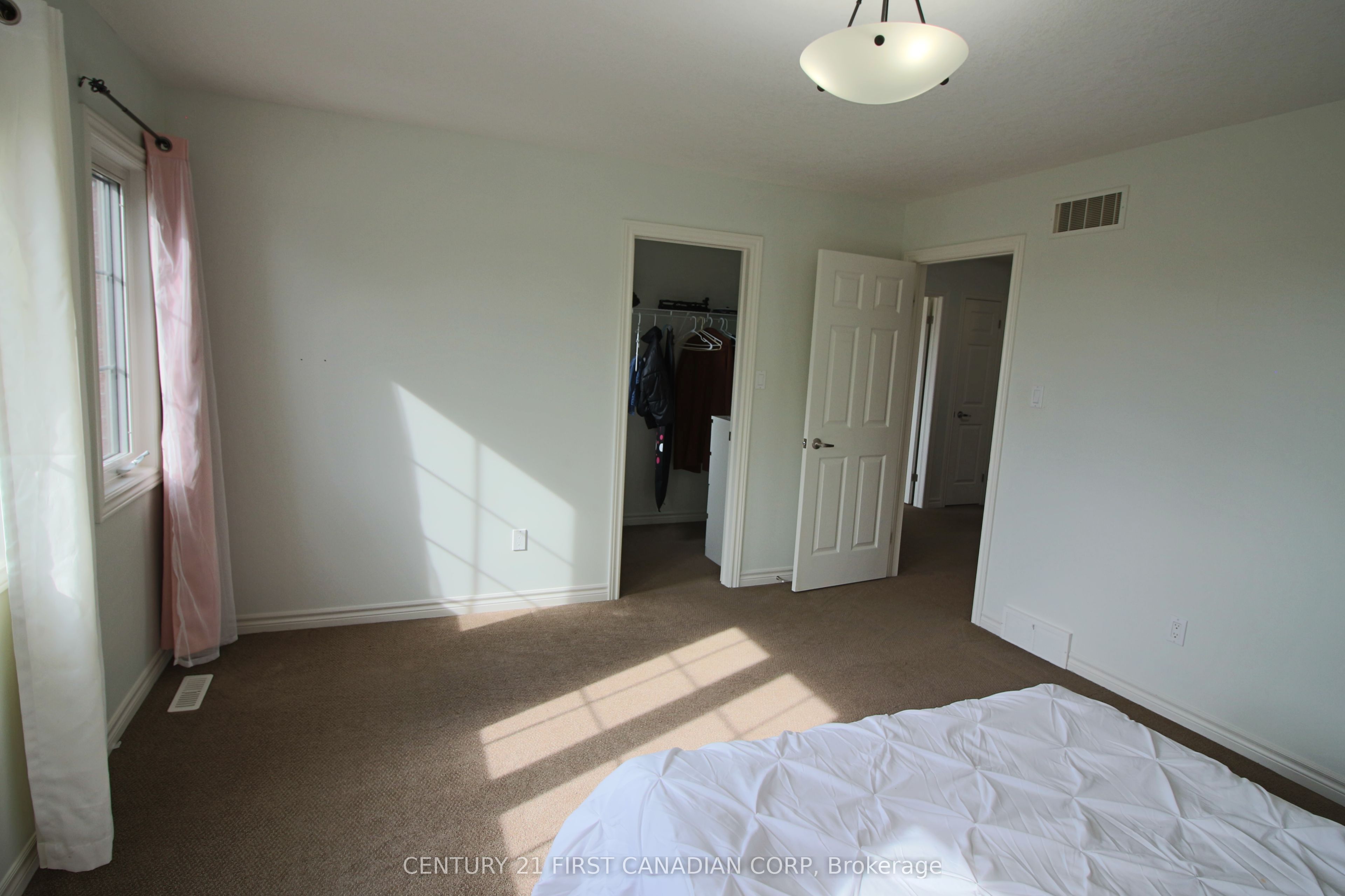 458 Blue Jay Drive 6 Property Photo 26