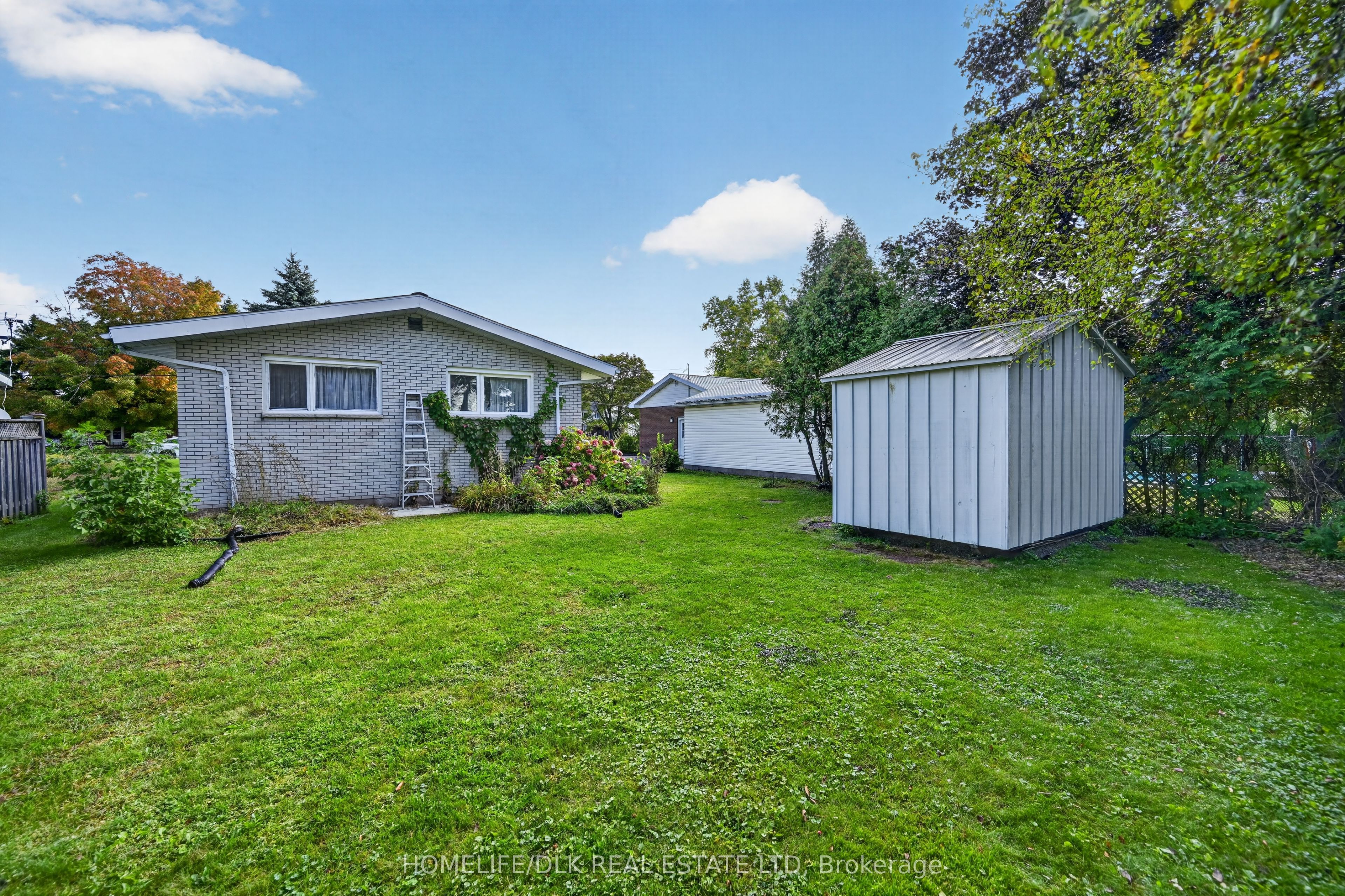 961 Massie Drive W Property Photo 7