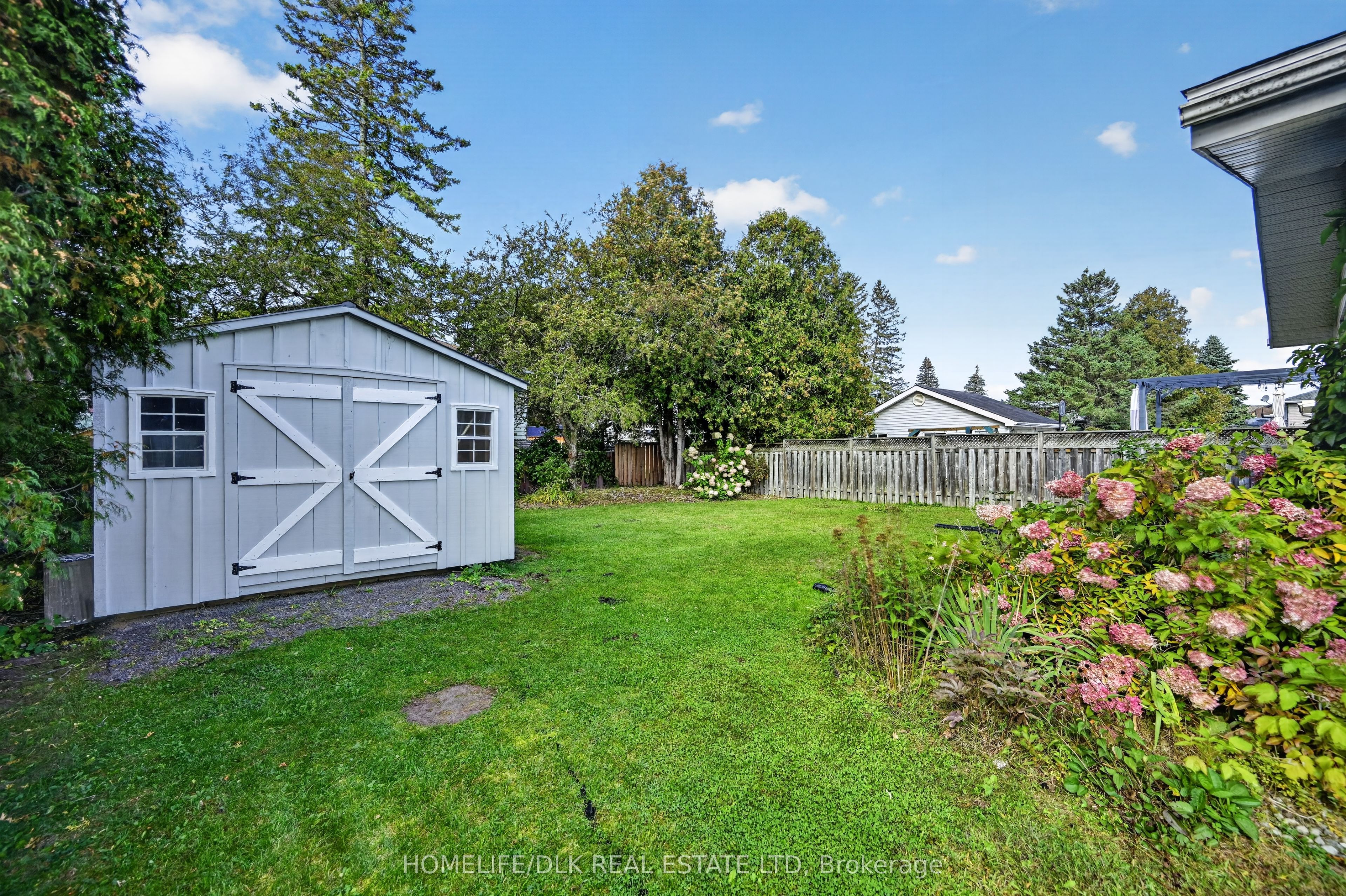 961 Massie Drive W Property Photo 8
