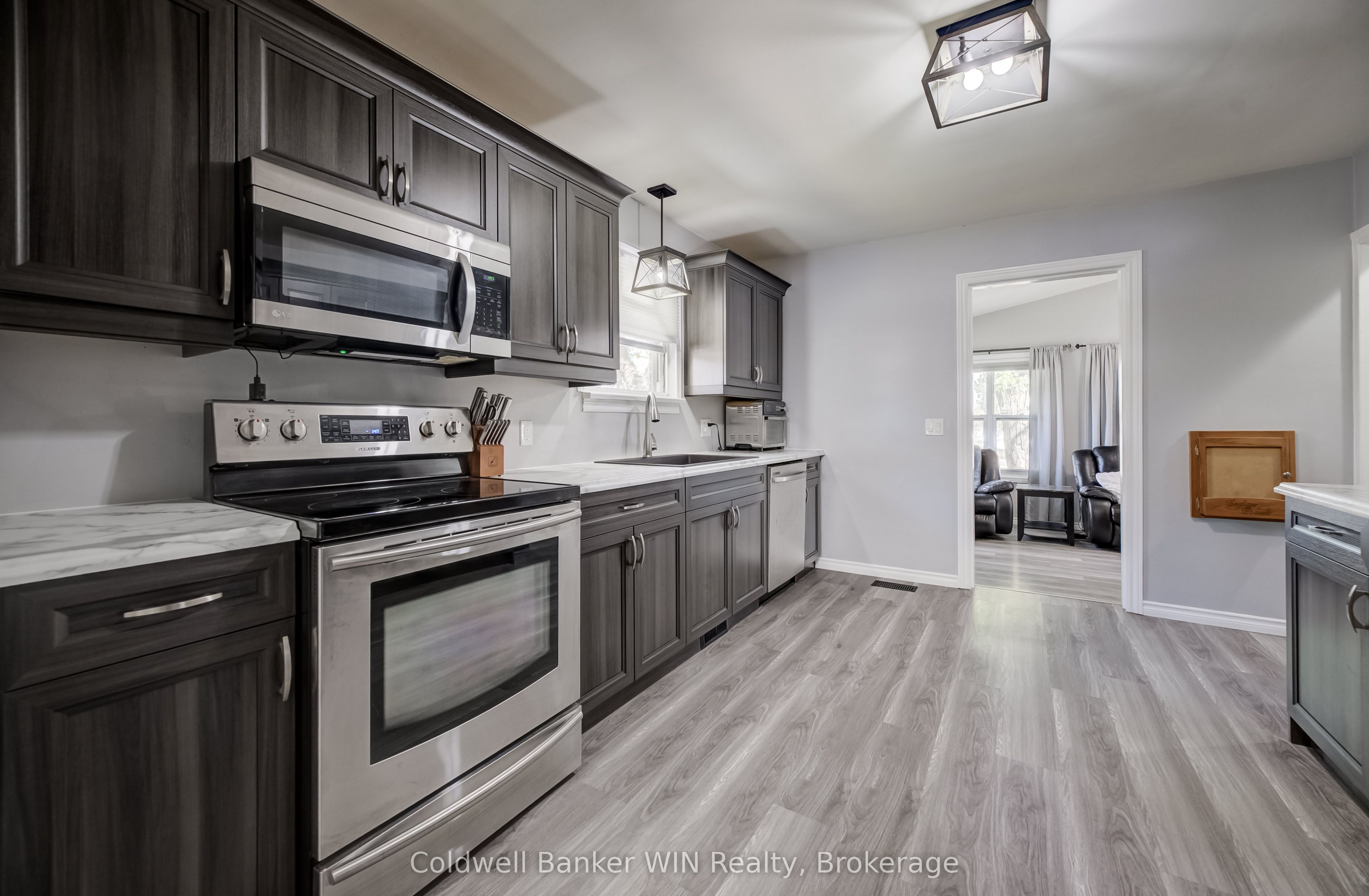 314 Wellington Street E Property Photo 6