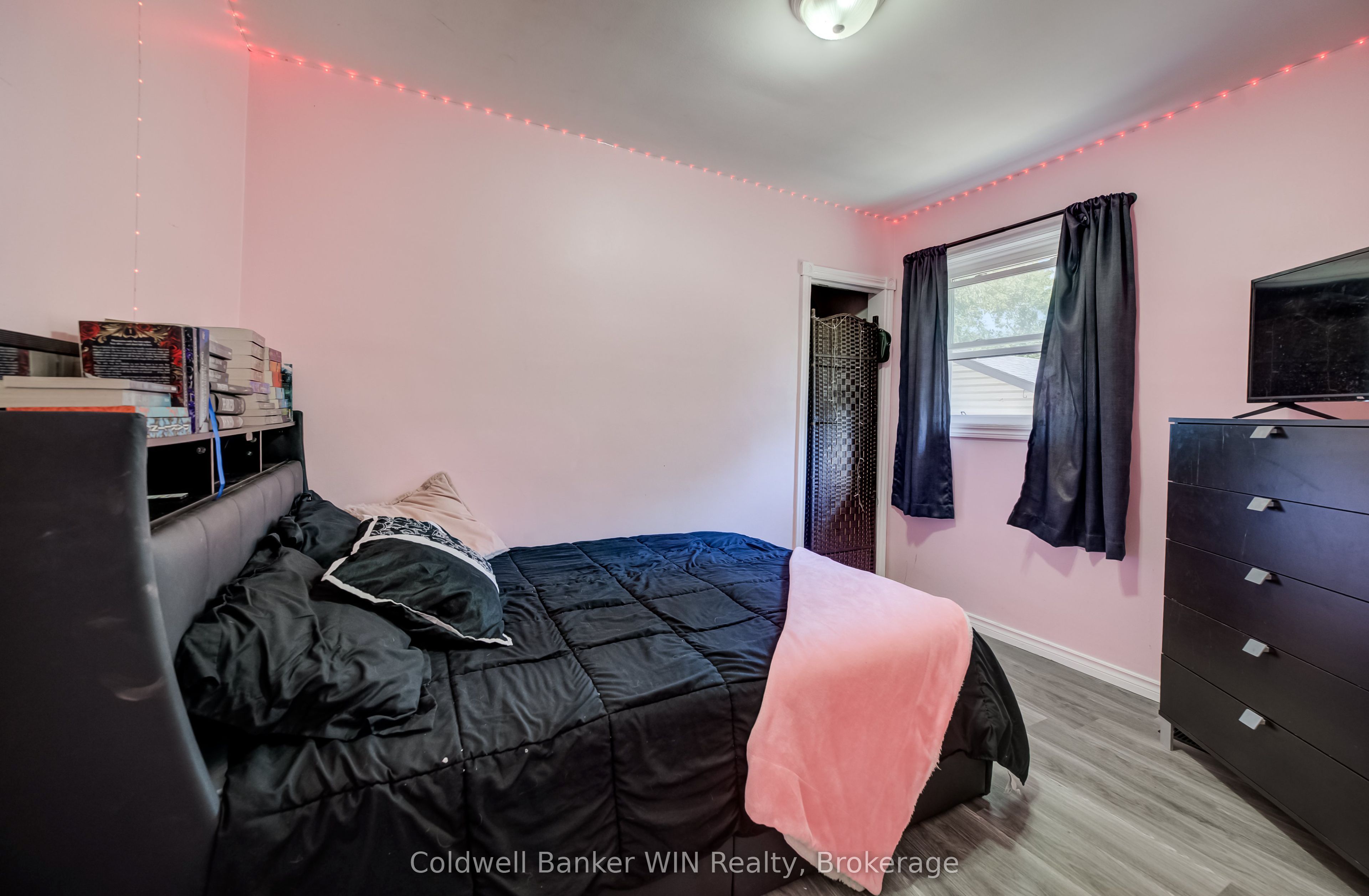 314 Wellington Street E Property Photo 17