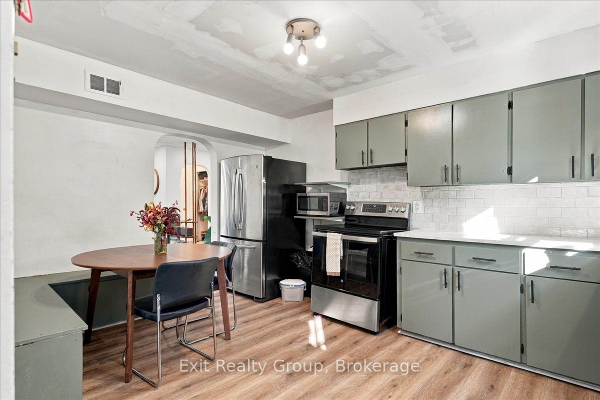 129 Harcourt Road Property Photo 17