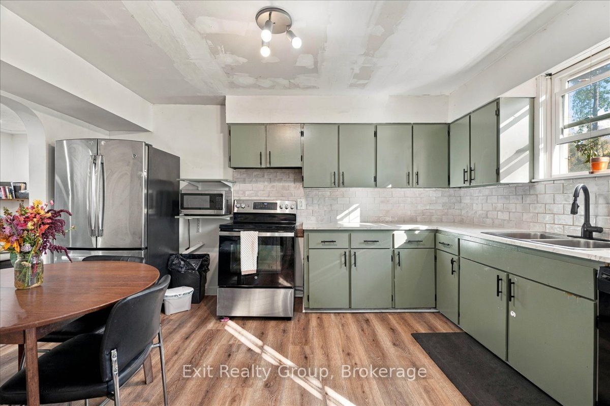 129 Harcourt Road Property Photo 18