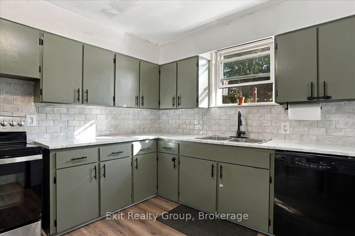 129 Harcourt Road Property Photo 19
