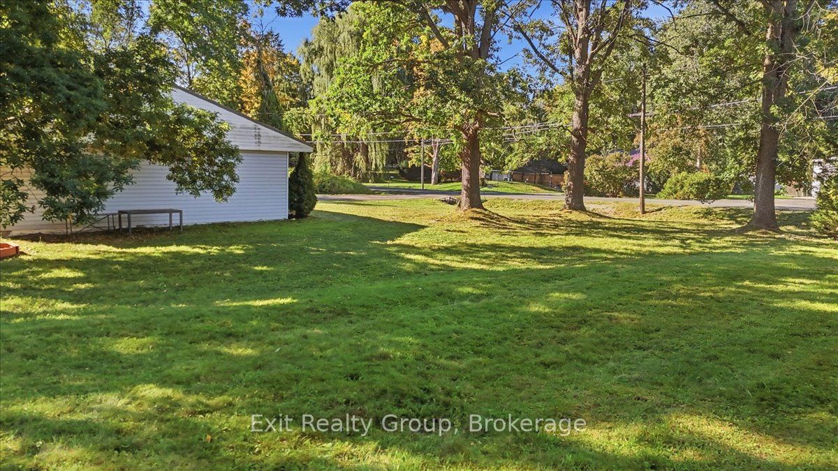129 Harcourt Road Property Photo 37